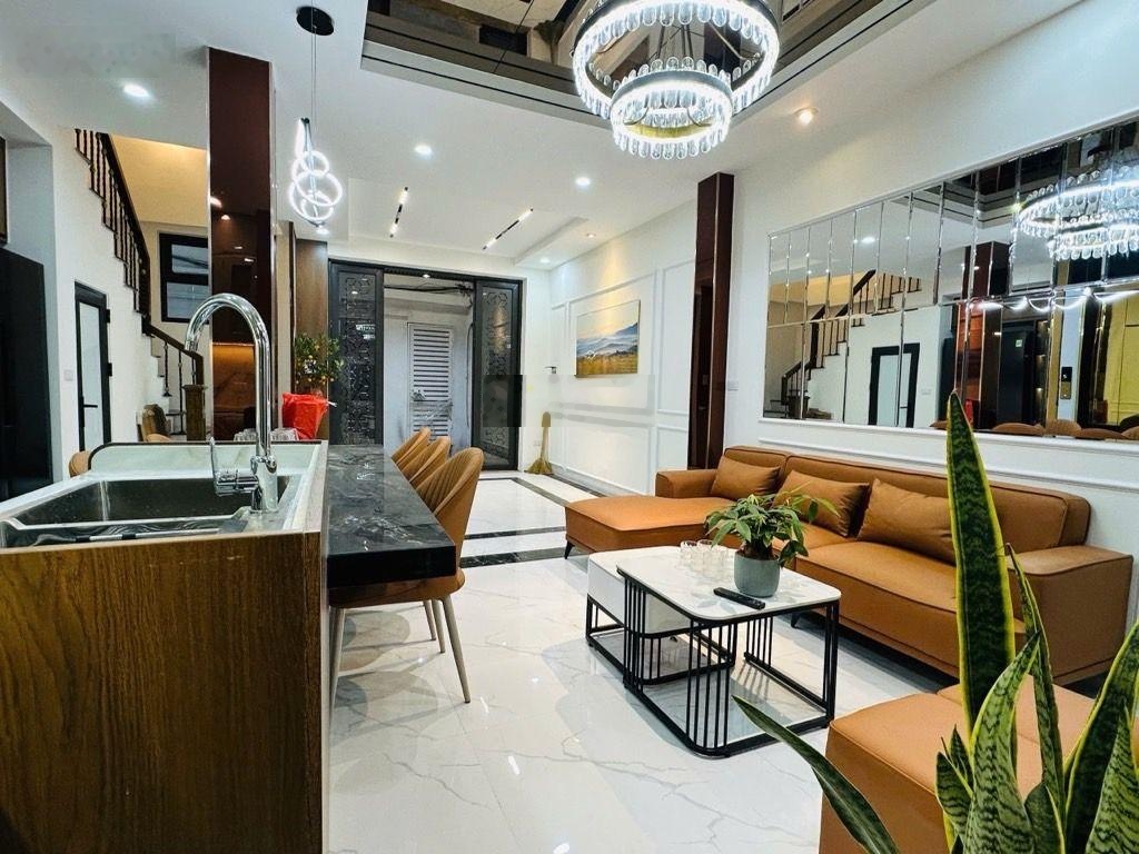 5 tầng thang máy nhà phố Trường Định Giải Phóng Hoàng Mai