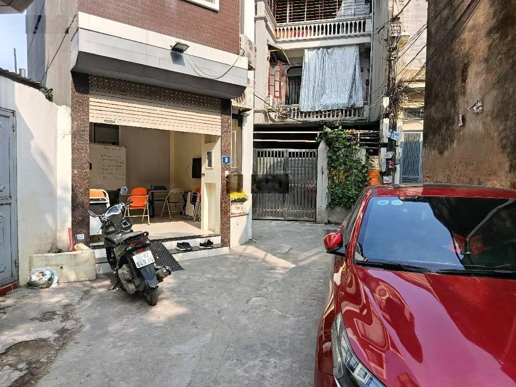 Cổ Linh, BÁN GẤP trước tết: 31m2 5T Dân xây, 3 thoáng, Ô tô đỗ cổng nhỉnh 6 tỷ