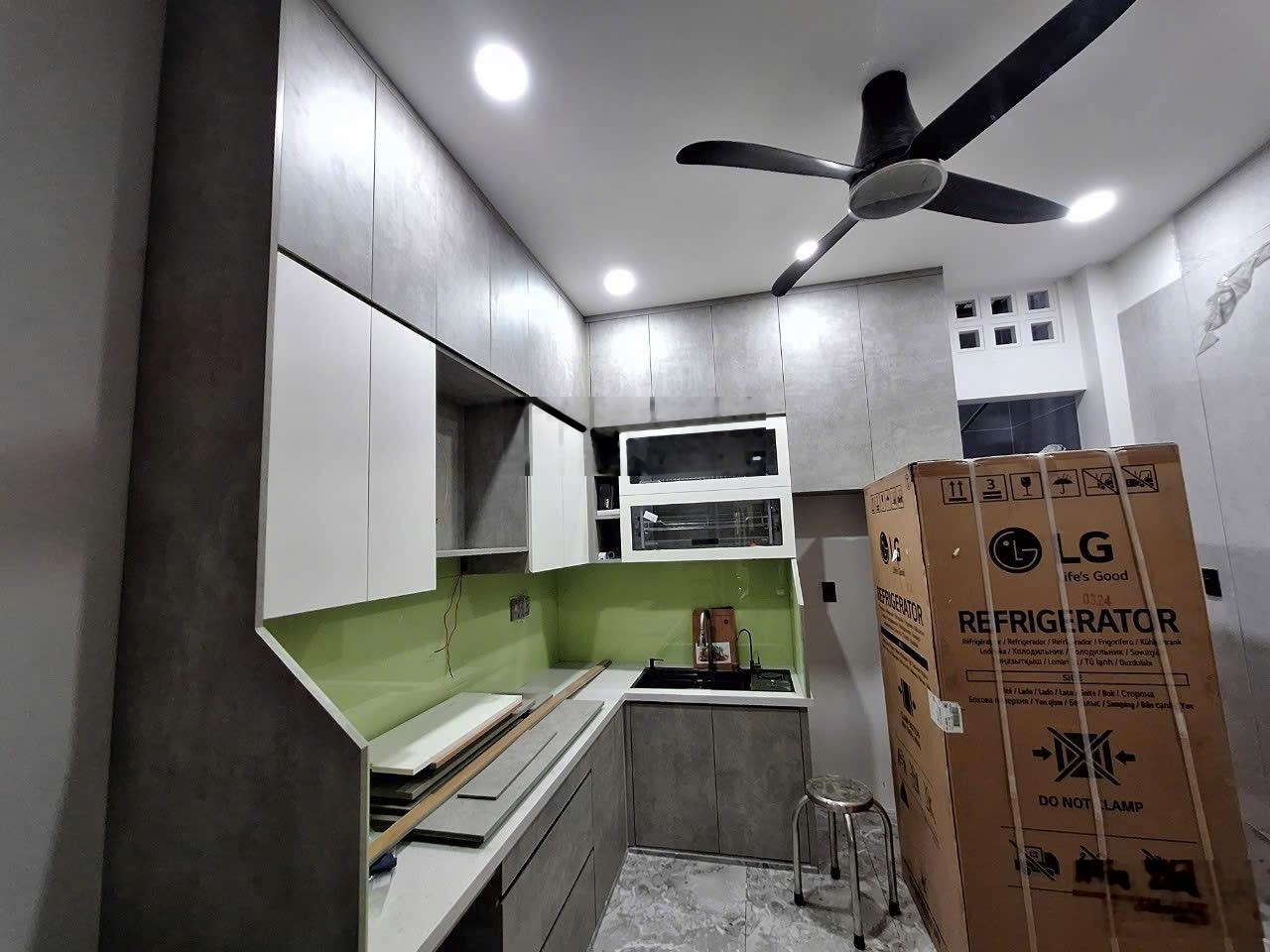 Hiếm! Cho thuê nhà đẹp Phú Định- 2 tầng có ban công 2PN2WC- Nhà mới nội thất đẹp- 3.6x10.5 -8tr