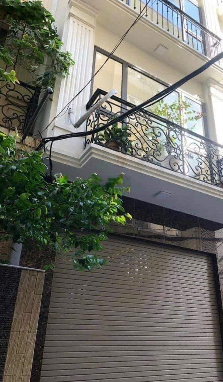 Cần cho thuê gấp nhà phố Thái Hà, DT 60m2 x 4 tầng, mt 5m, ô tô tránh nhau. Giá 18tr/th
