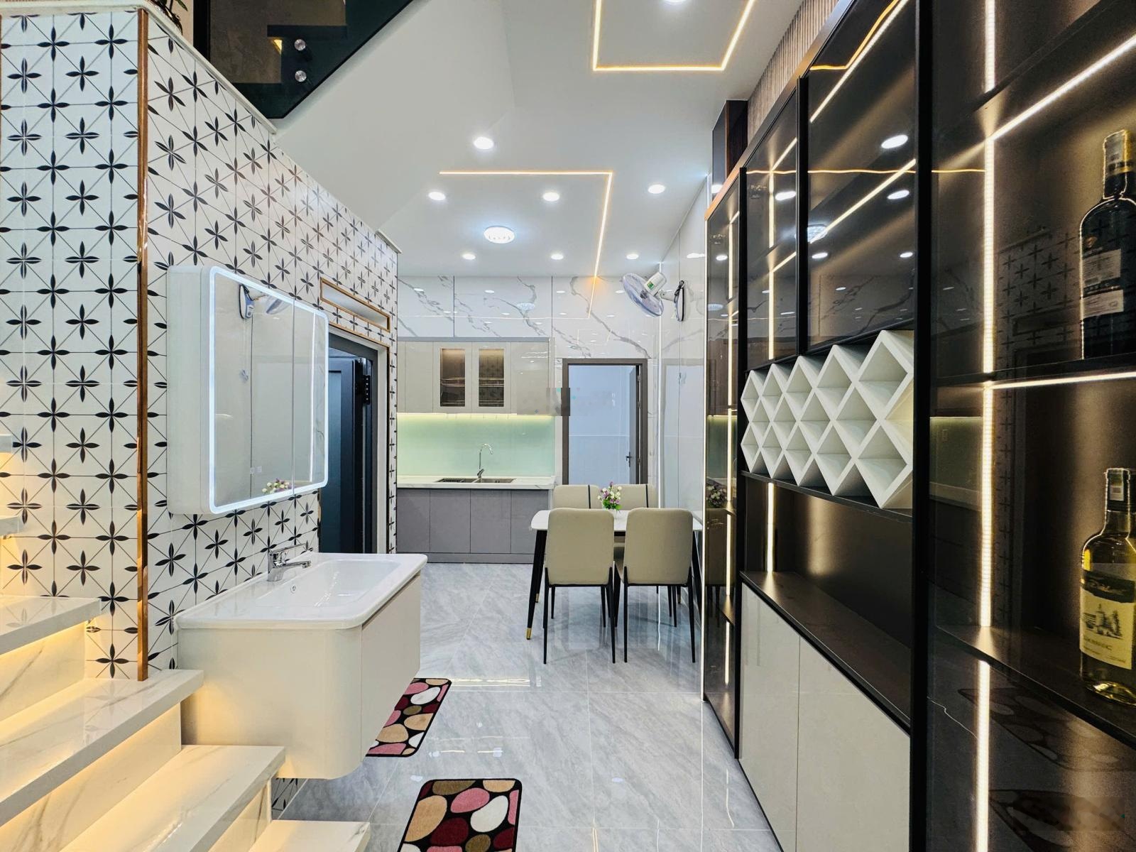 Bán nhà đẹp có phòng ngủ dưới trệt ở nghỉ dưỡng quá sướng. LH ngay 0902812702