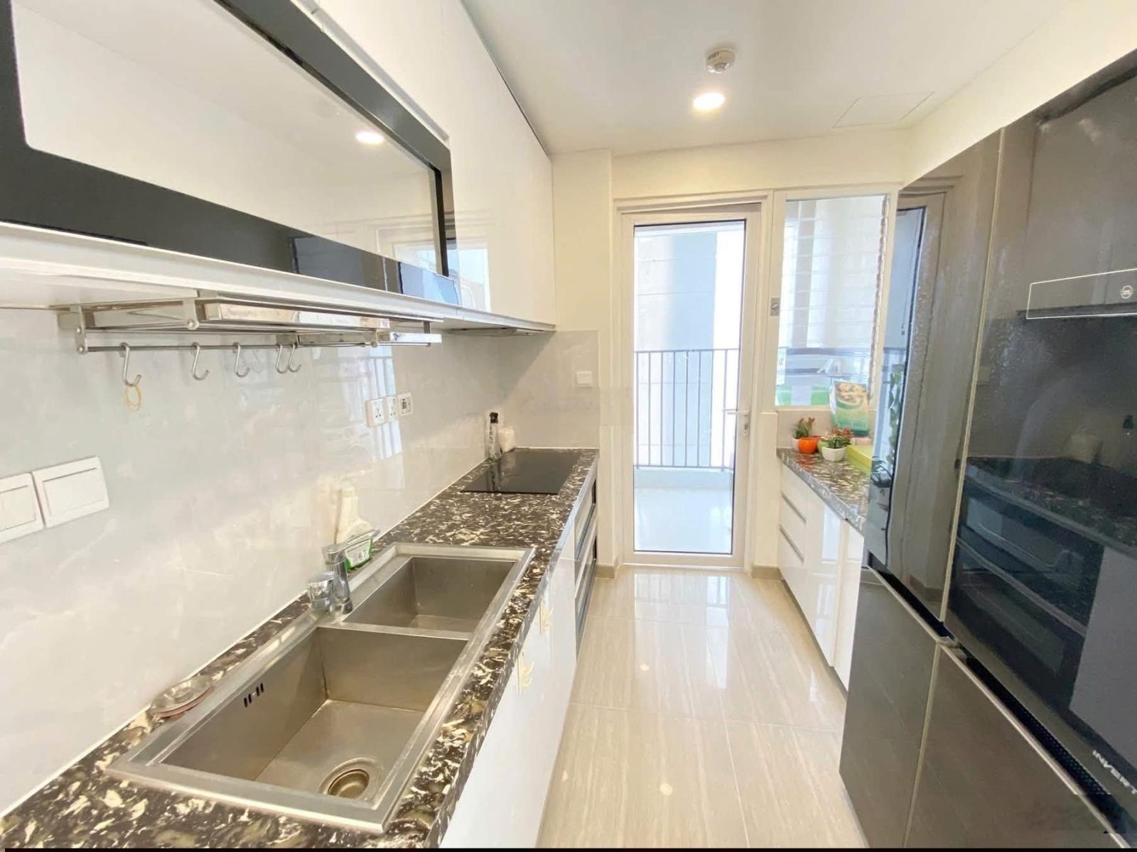 Vista Verde căn góc 2PN 90m Full nội thất Giá 19tr net