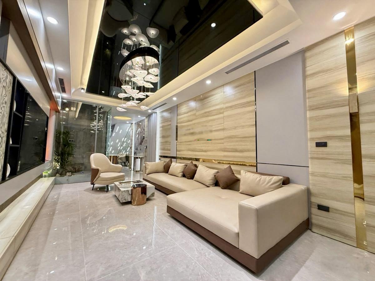 Nhà bán ngọc thuỵ mới toanh 5t 80m 2 thoáng sát phố kd , full nội thất cao cấp, thang máy