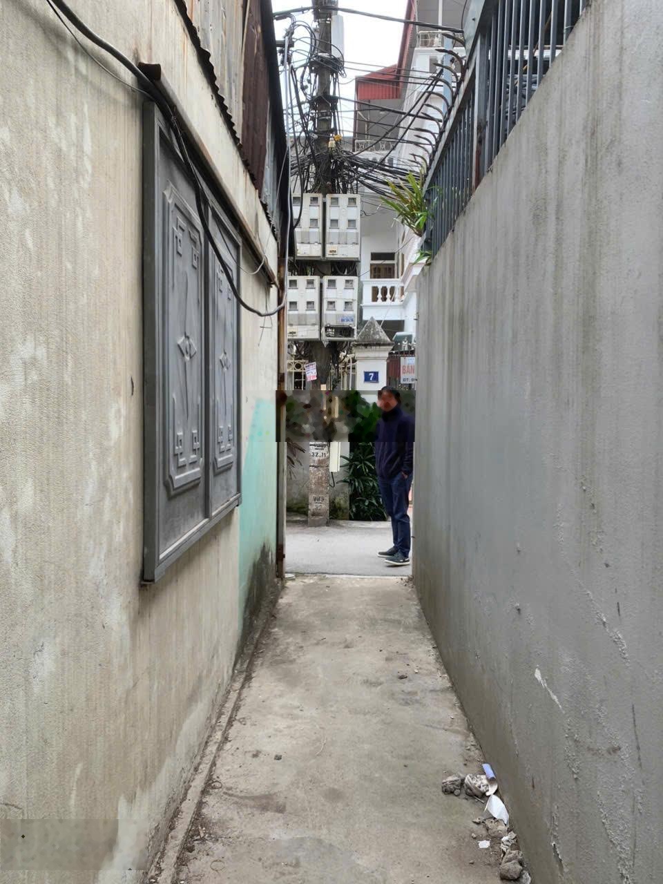 Hoa hậu việt hưng - hướng đông nam - cách đường ô tô đúng 10m