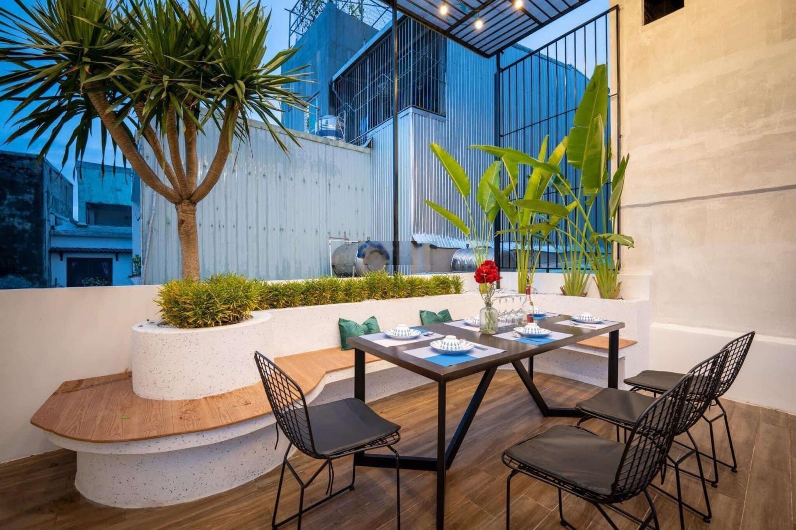 Ngang to 5,6m - Siêu phẩm khu Hồ Biểu Chánh, PN - 5,6x8m KC: 4 tầng. Chỉ 9,5 tỷ 0925049575