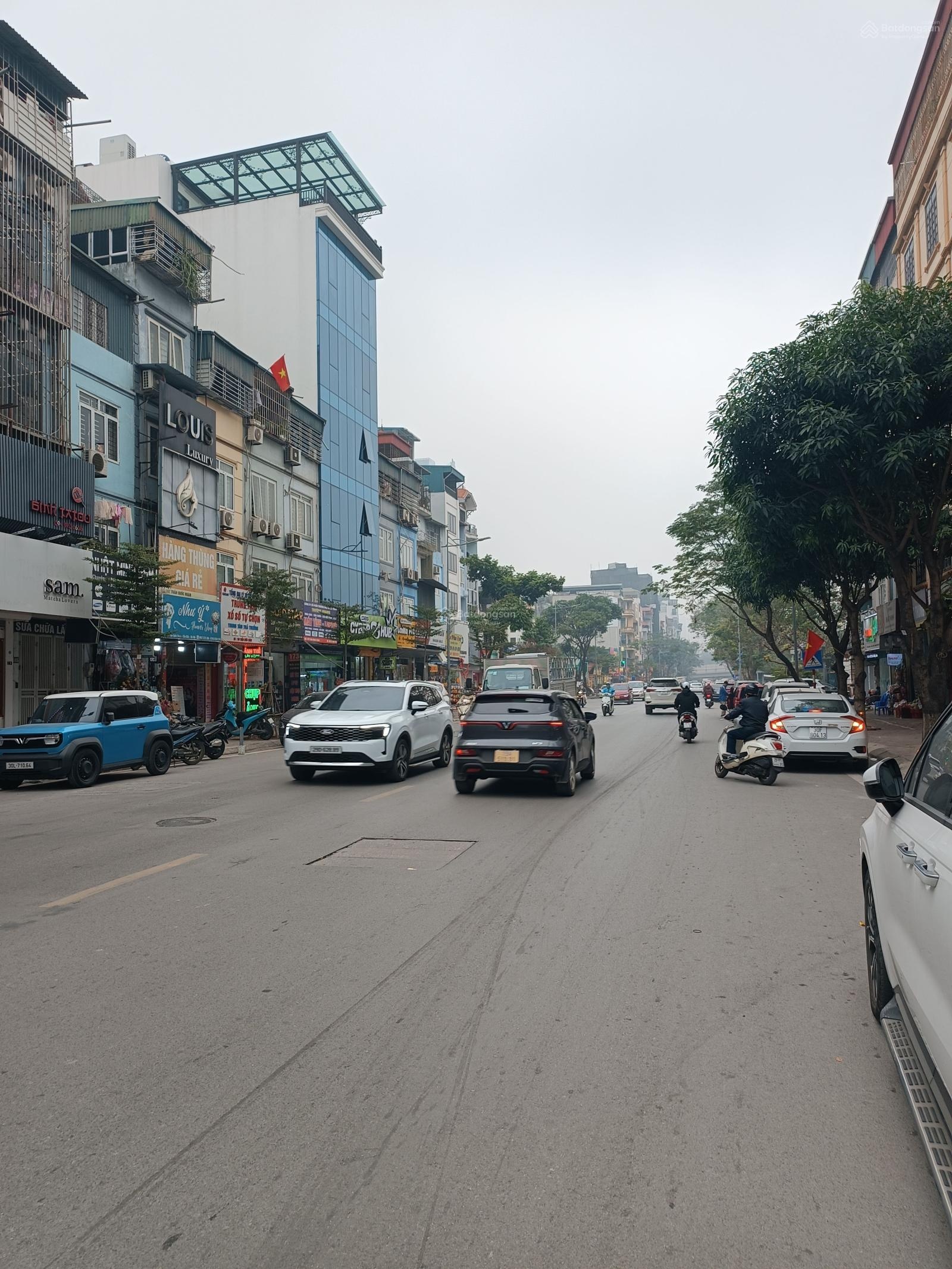 Nhà mới hoàn thiện mặt phố Trần Quốc Hoàn view kính, kinh doanh, MT 7.5m vỉa hè, Cầu Giấy