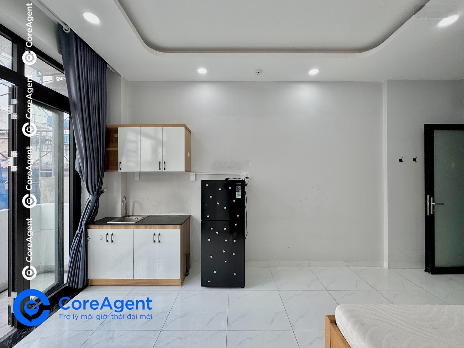 Phòng bancol đủ nội thất - tone trắng sạch sẽ - đi bộ qua Aeon Tân Phú