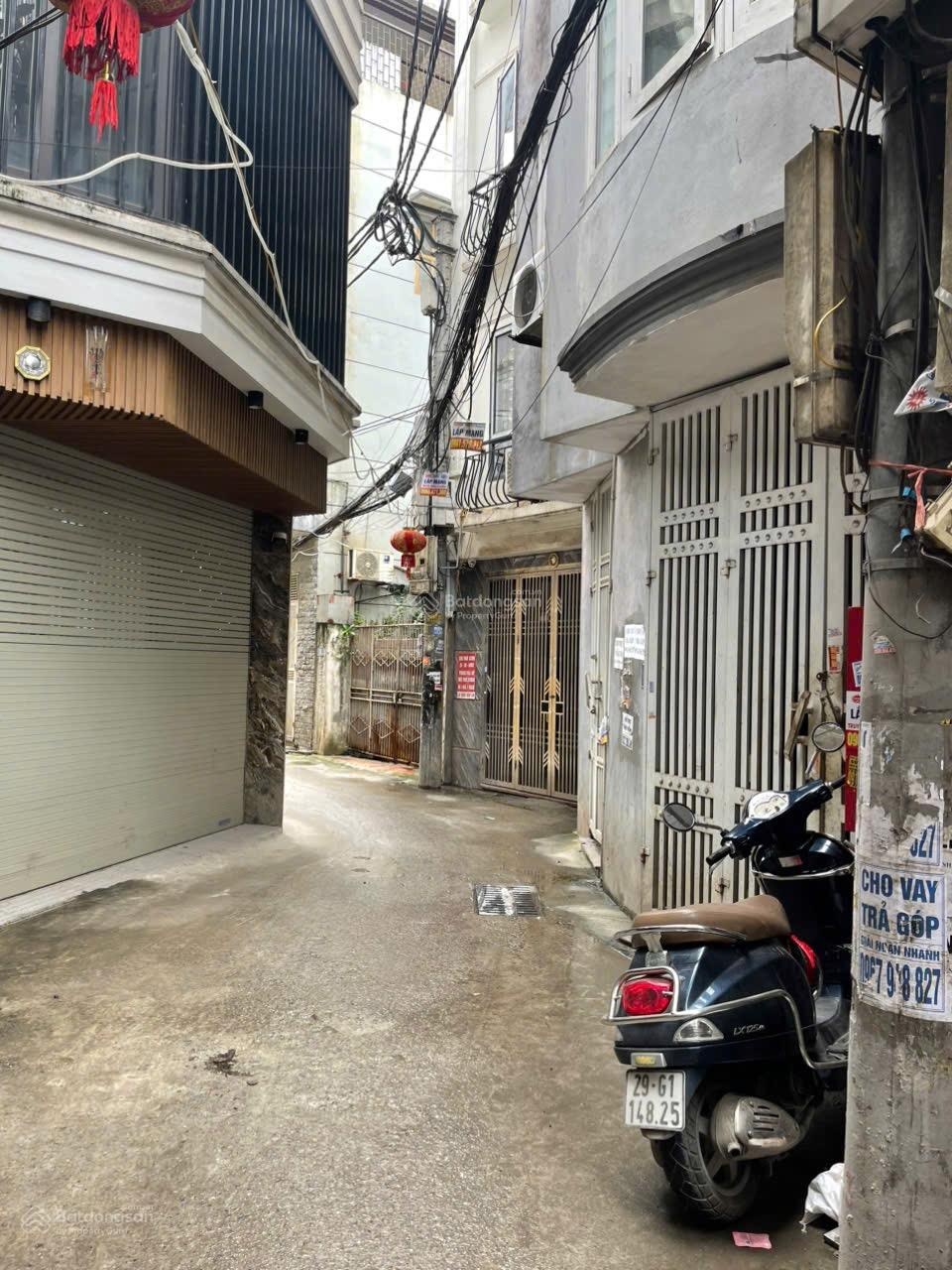 Cho thuê nhà nguyên căn 35mx5 tầng ngõ ô tô, kinh doanh đc giá 10tr/tháng tự liệt, thanh trì, hn.