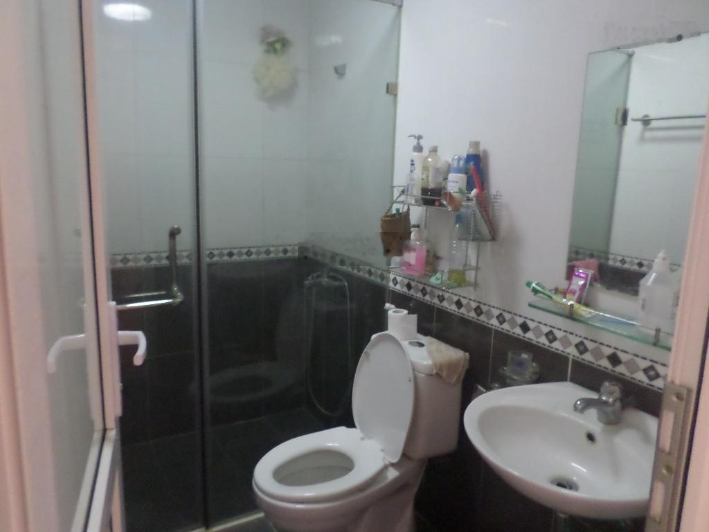Cho thuê CC Vật Tư Du Lịch ngõ 15 đường Ngọc Hồi, 69m2, 2PN, 2WC, có điều hòa, tủ bếp, giá 9tr/th