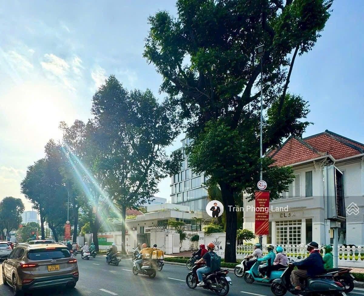 Chính chủ gửi bán nhà mặt tiền 212 Võ Thị Sáu, P. Võ Thị Sáu, Q3, 21x25m, trệt + lầu, 0938140491