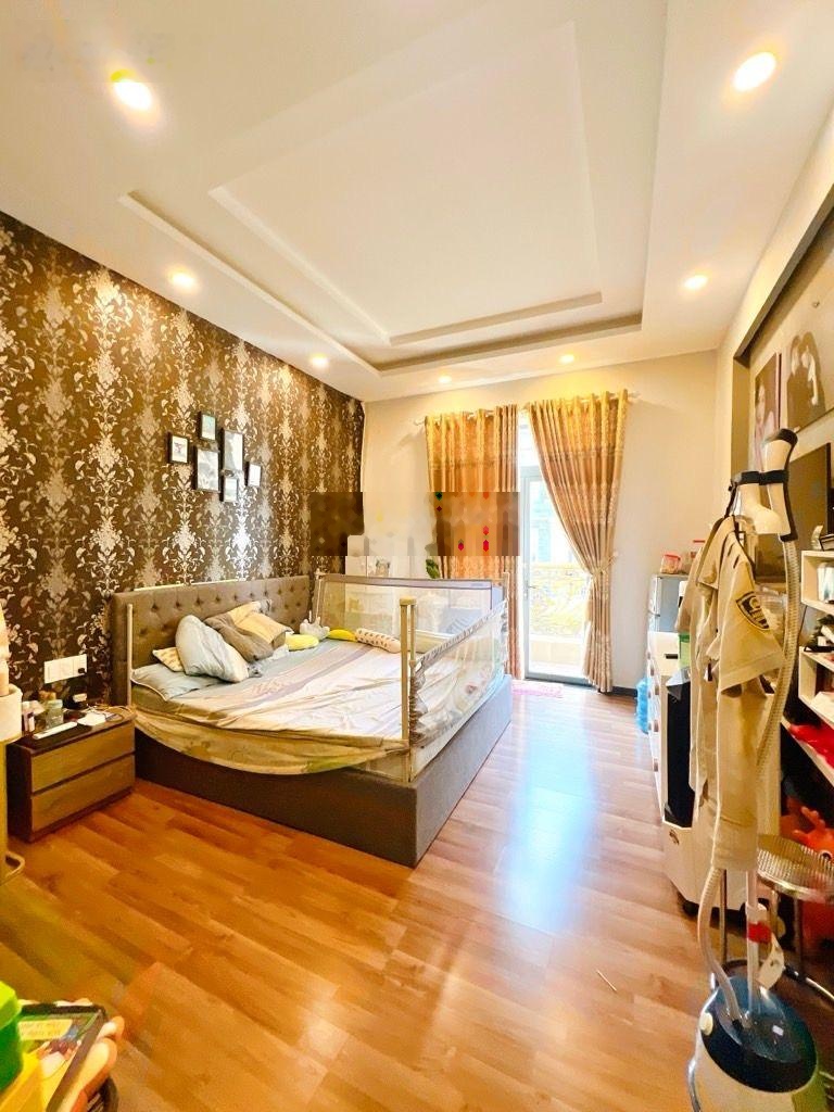 Mặt tiền trung tâm bàu cát 4 x 19 - kinh doanh đa nghành - phong cách tân cổ điển - giao dịch ngay