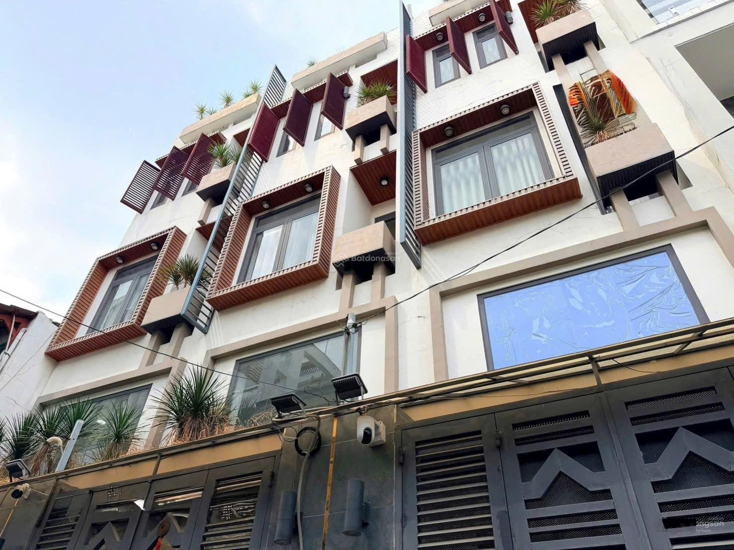 Cho thuê nhà 15tr 5 phòng ngủ gần Emart Phan Huy Ích