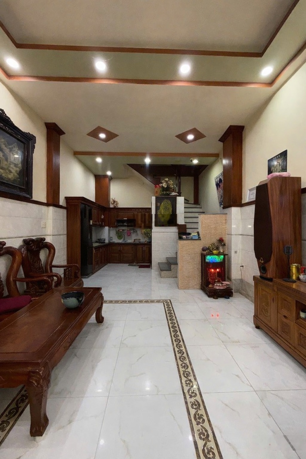 Bán nhà hồng lạc - lạc long quân - nội thất gỗ sổ đẹp không lộ giới nhỉnh 6 tỷ .