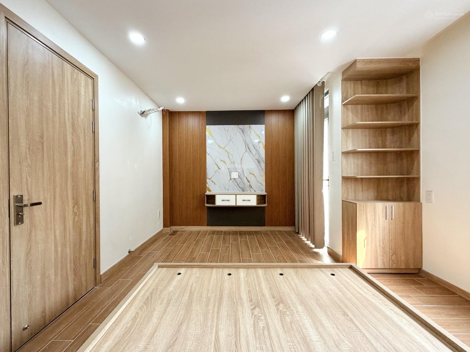 Bán nhà mới ở ngay, hẻm 261 chu văn an, 40m2 4 tầng sẵn nội thất, 6.399 tỷ tl