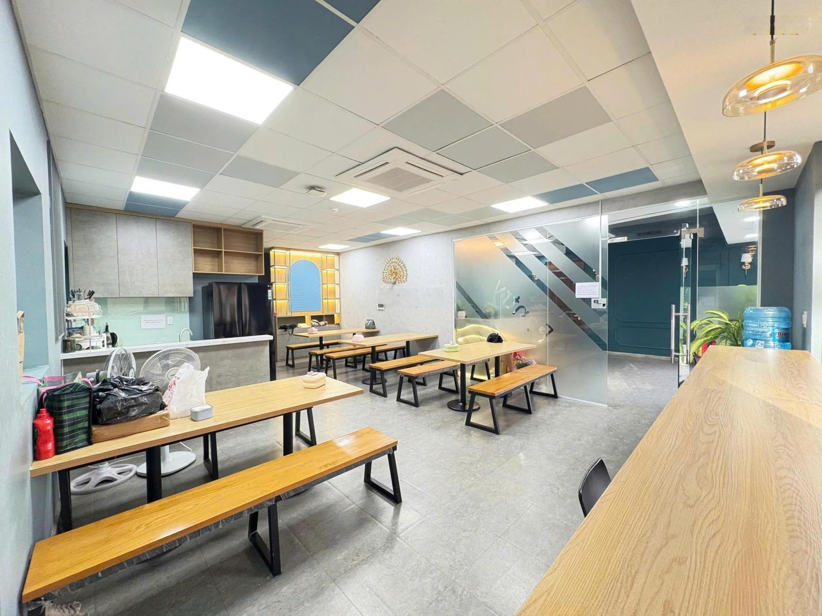 Cho thuê mặt bằng trệt căn góc 2 mặt tiền DT 100m2