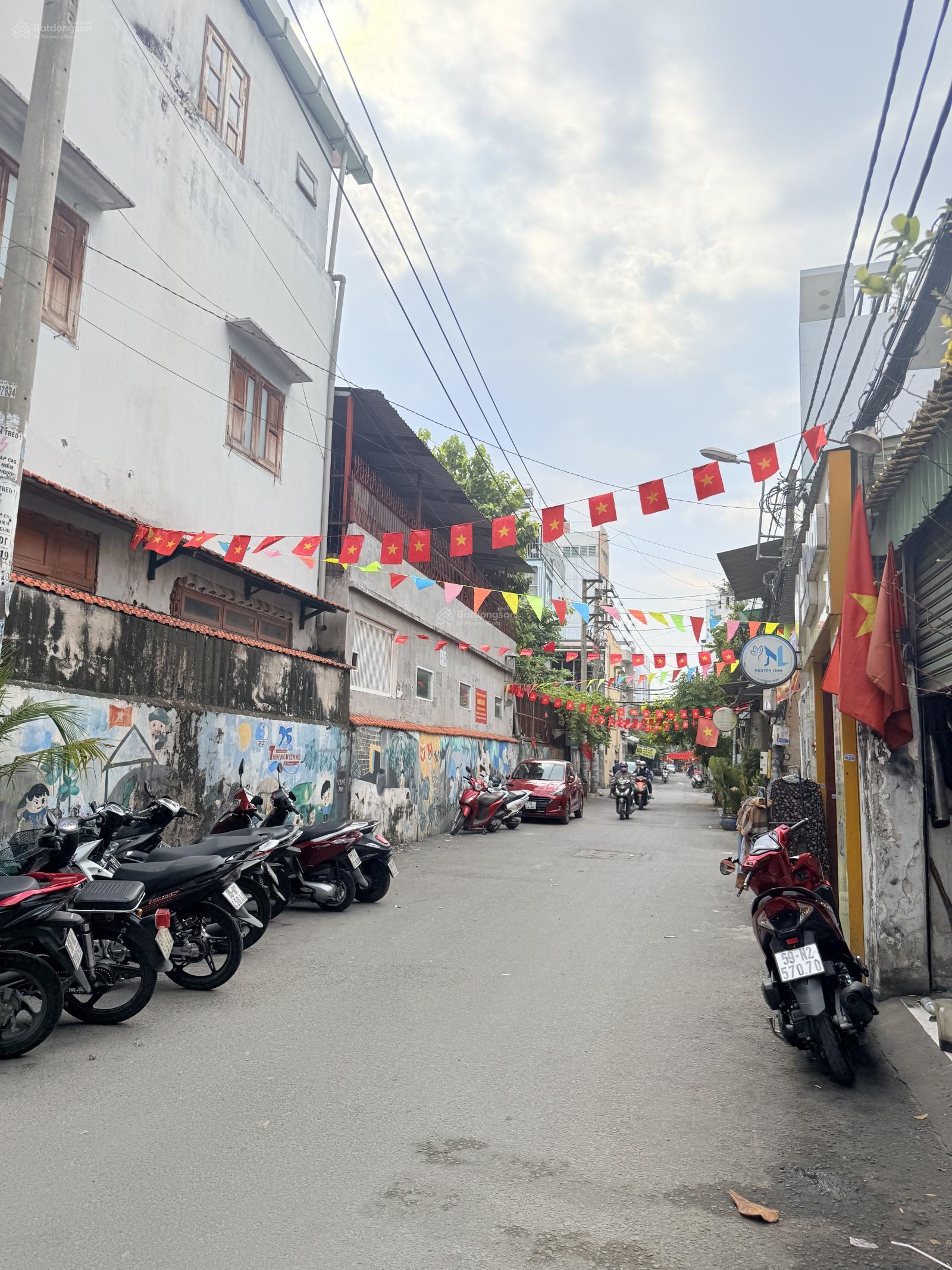 Chỉ 8,9 tỷ có nhà gần 100 m2 nở hậu sát MT Bùi Đình Tuý - P. Bình Thạnh (P24) - Bình Thạnh