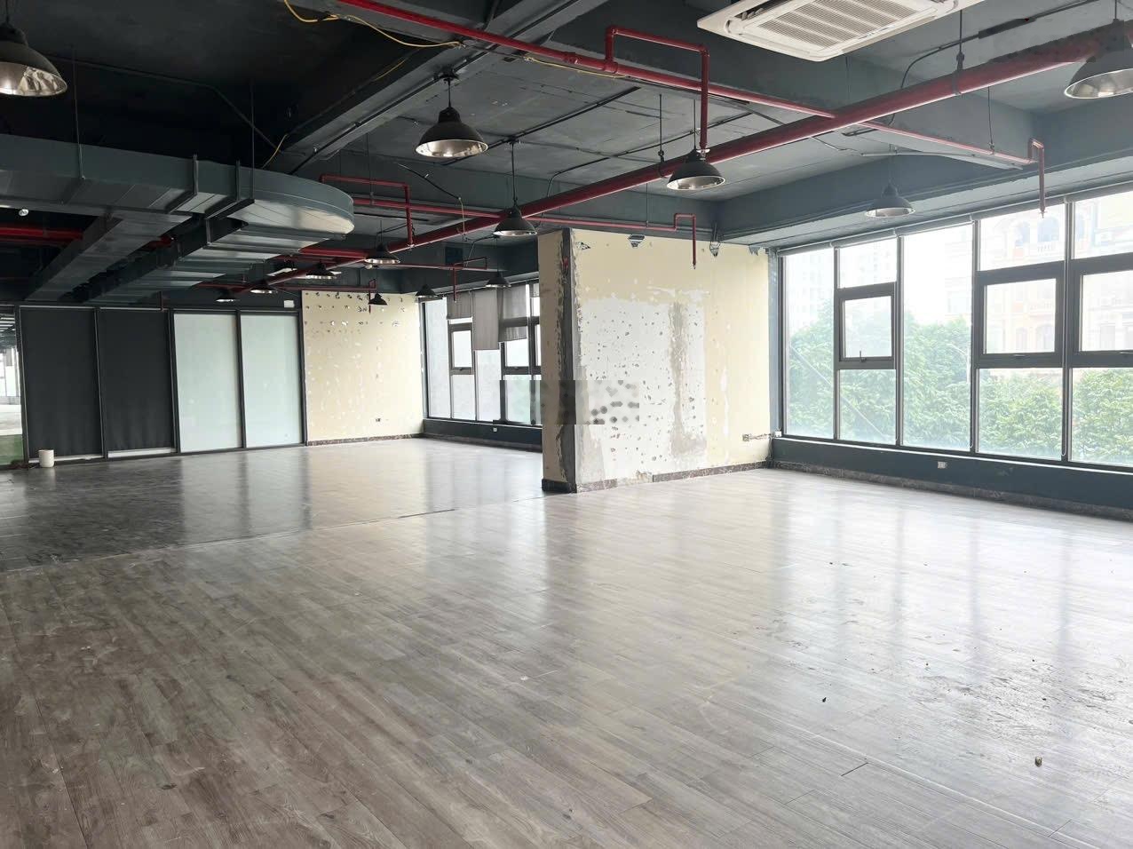 BQL cho thuê toà nhà Thăng Long Tower 33 Mạc Thái Tổ - giá 300k/m2/th. Liên hệ: 0345943145 Mr Thành