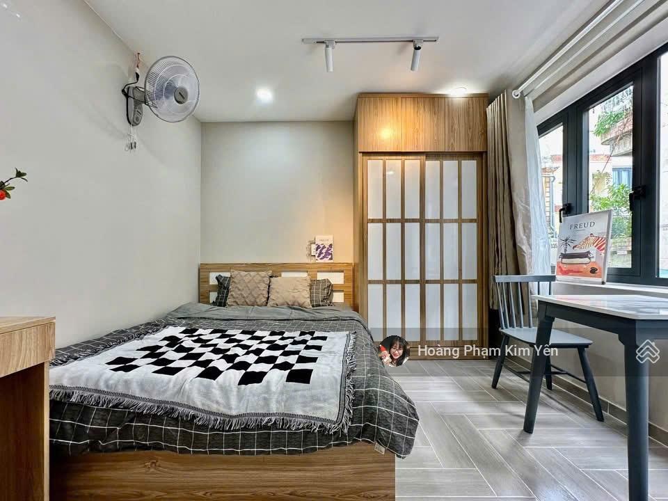 Cực khoái! CCMN Nguyễn Khang, 18PKK, dòng tiền 105tr/th, thuê kín phòng, ba gác đỗ, full PCCC