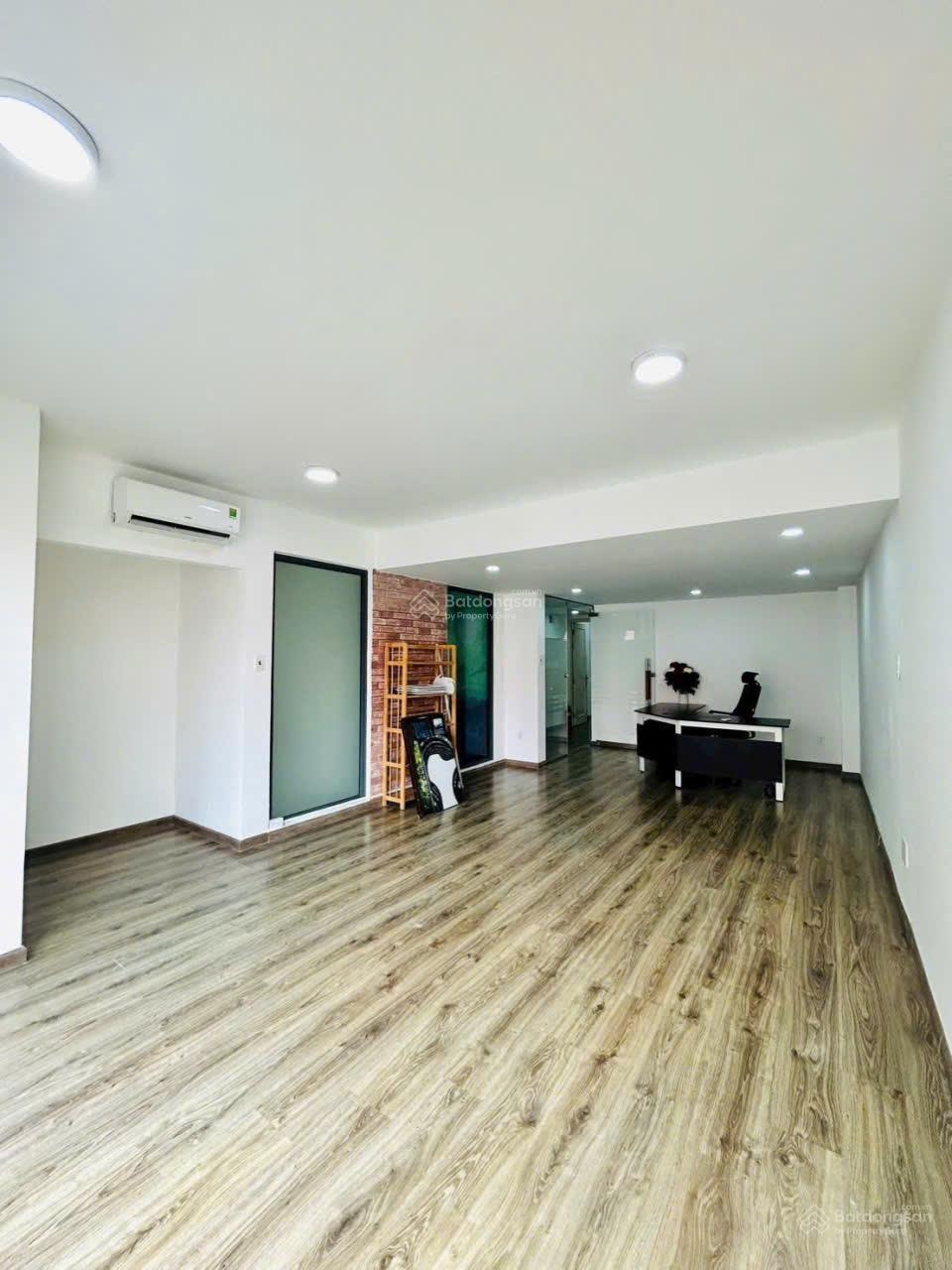 Cho thuê mặt bằng kinh doanh đường Tân Sơn Nhì Quận Tân Phú , DT 60m2 , giá thuê : 9 triệu /tháng .