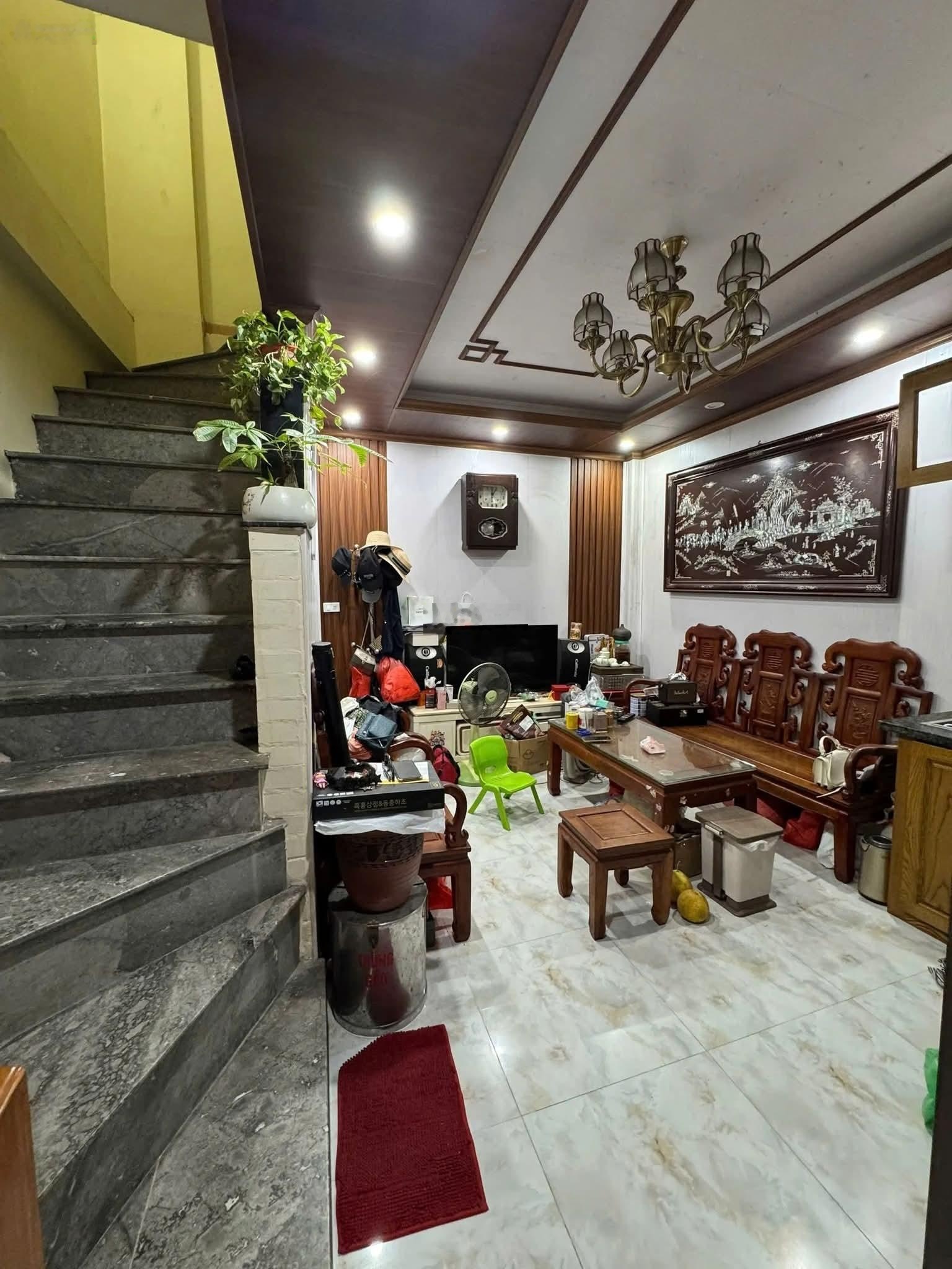 Nhà đẹp trung tâm Hoàn Kiếm ngõ Lý Thường Kiệt sân để xe rộng an sinh đỉnh