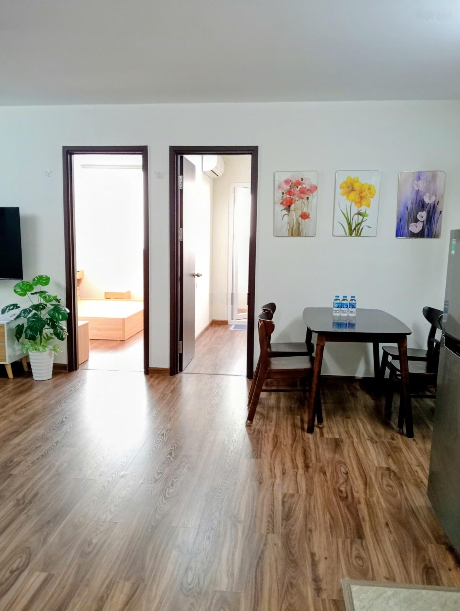 Em chính chủ cho thuê căn hộ chung cư cao cấp 2pn đầy đủ nội thất ngay bên cạnh Vinhomes