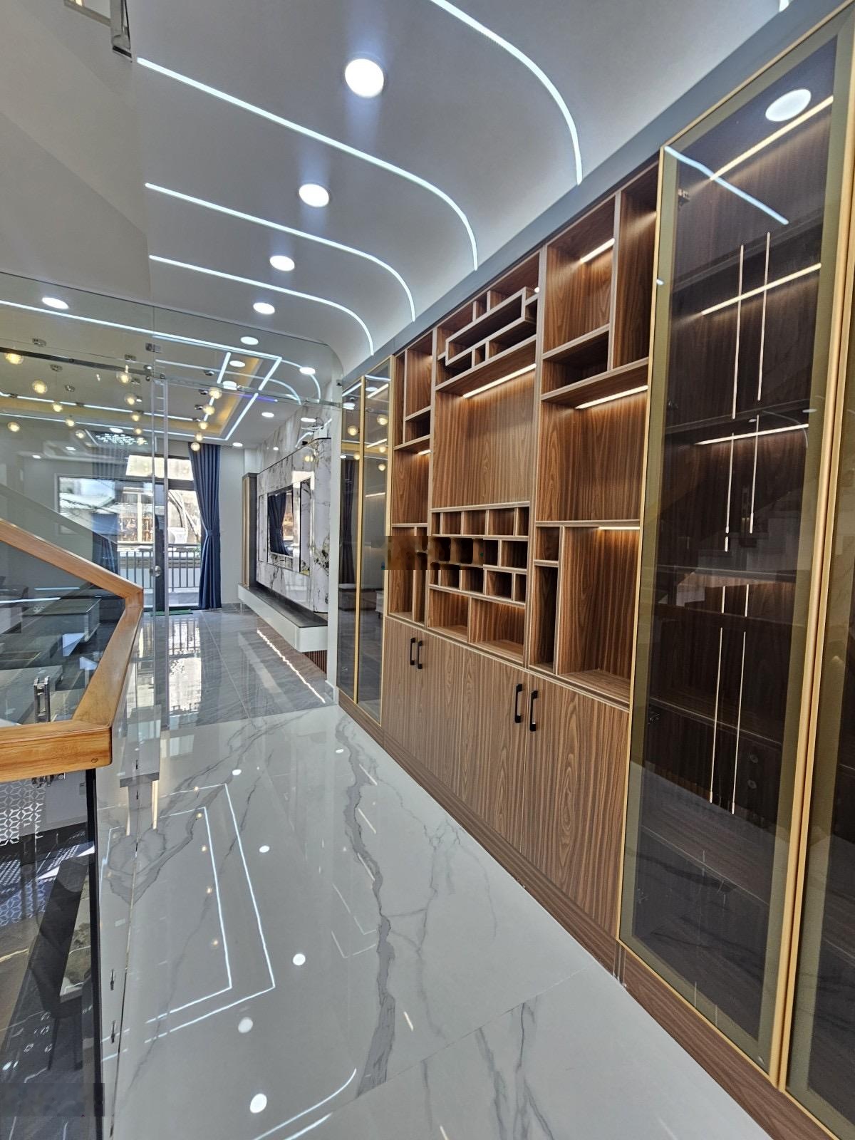 Quang Trung Gò Vấp - hẻm 7m - 4 x 18m - 5 tầng nội thất xịn - 8.1 tỷ