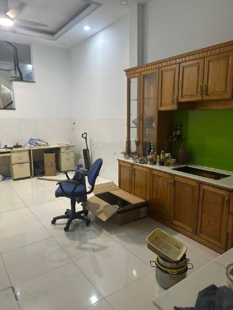 Siêu phẩm - Chỉ 6.tỷ - dt 72m2 - ngang 4 dài 18 - hẻm 6m thông xe tải tránh - 2tầng - 3pn, .