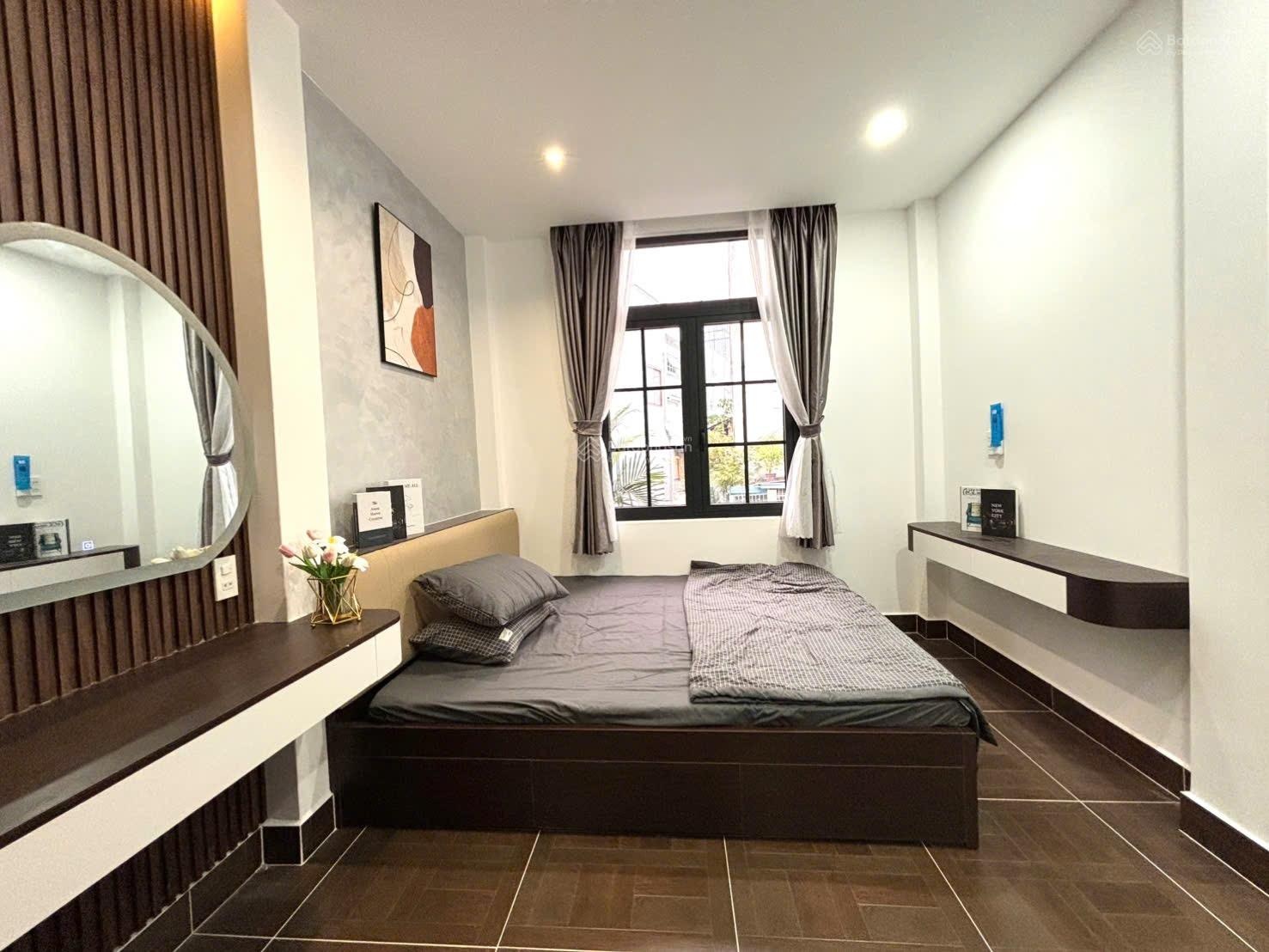 Hẻm xe hơi Thích Quảng Đức Phú Nhuận - Sát mặt tiền - 5 tầng sân thượng 39m2 - 8.75 tỷ TL