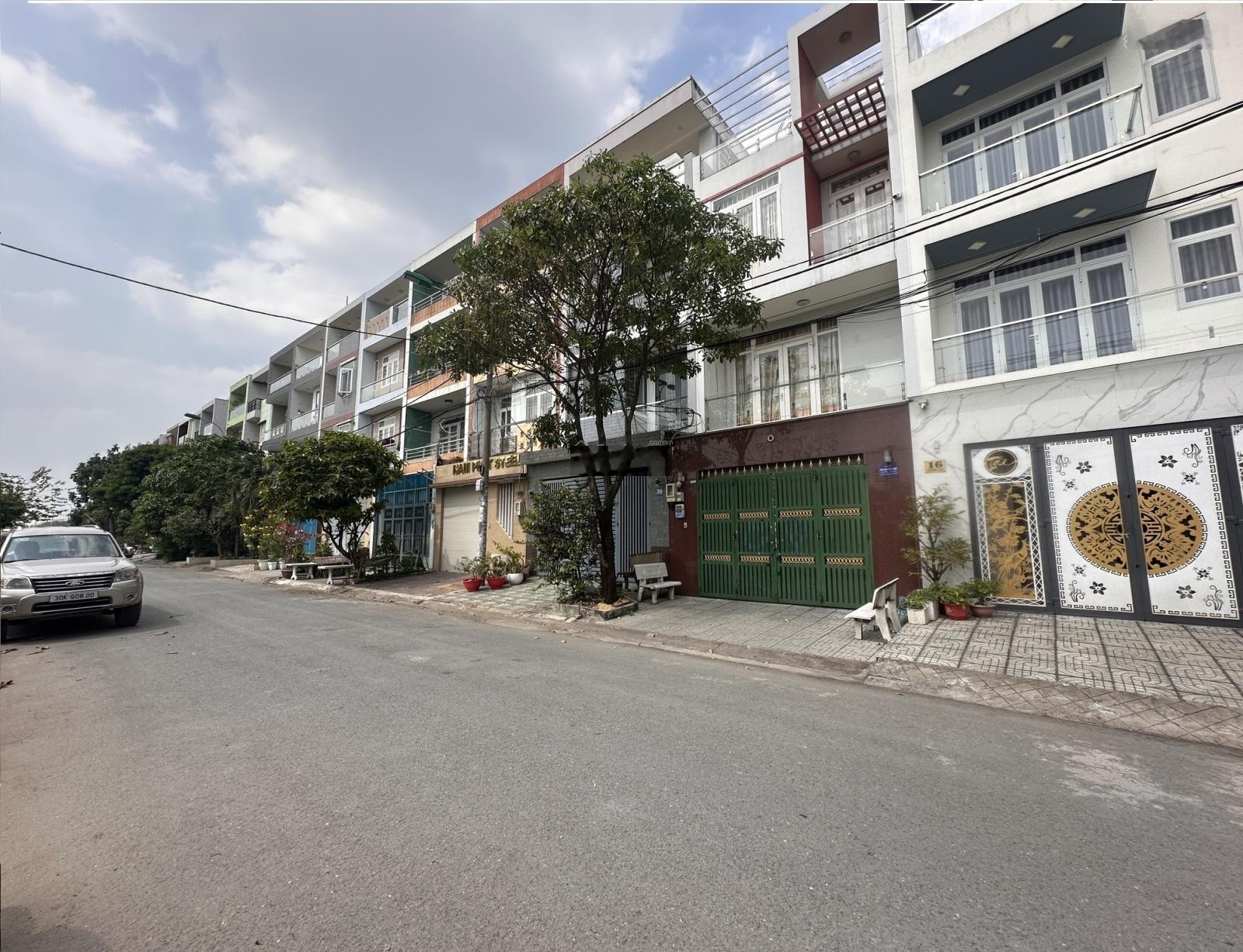 Bán nhà khu Tên Lửa, MT đường Số 28, DT 5 x 20m, 13.8 tỷ. Gần Aeon Mall (Tín Hưng)