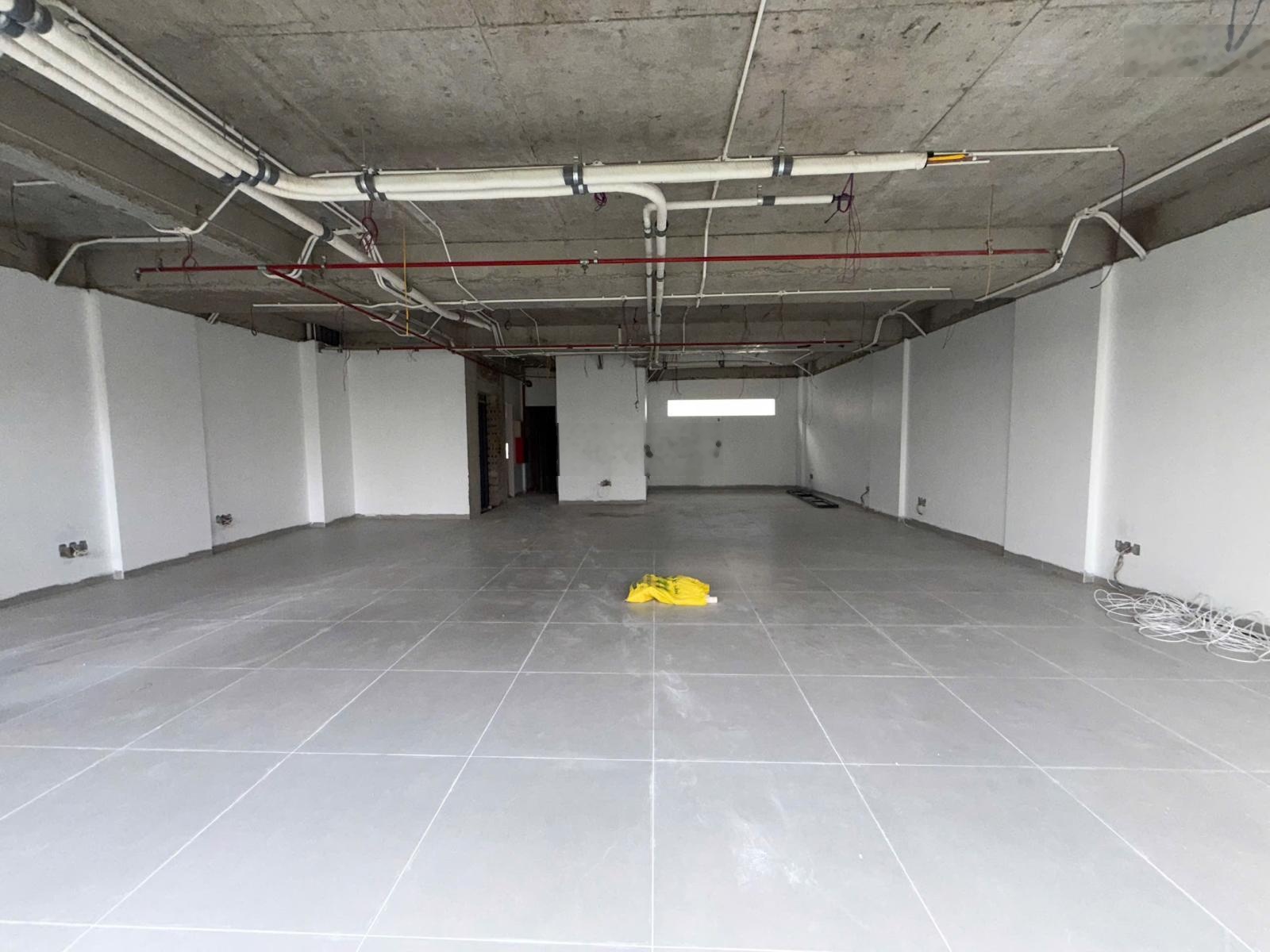 Cho thuê MP Nguyễn Khang, 110m2, 8 tầng, thang máy, PCCC, nhà mới, 120Tr