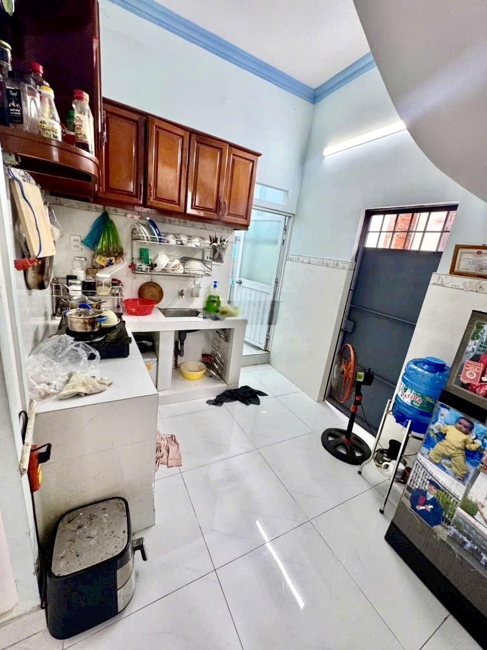 Bán nhà diện tích rộng giá quá rẻ hẻm thông 4 phòng ngủ chỉ 2tỷ98