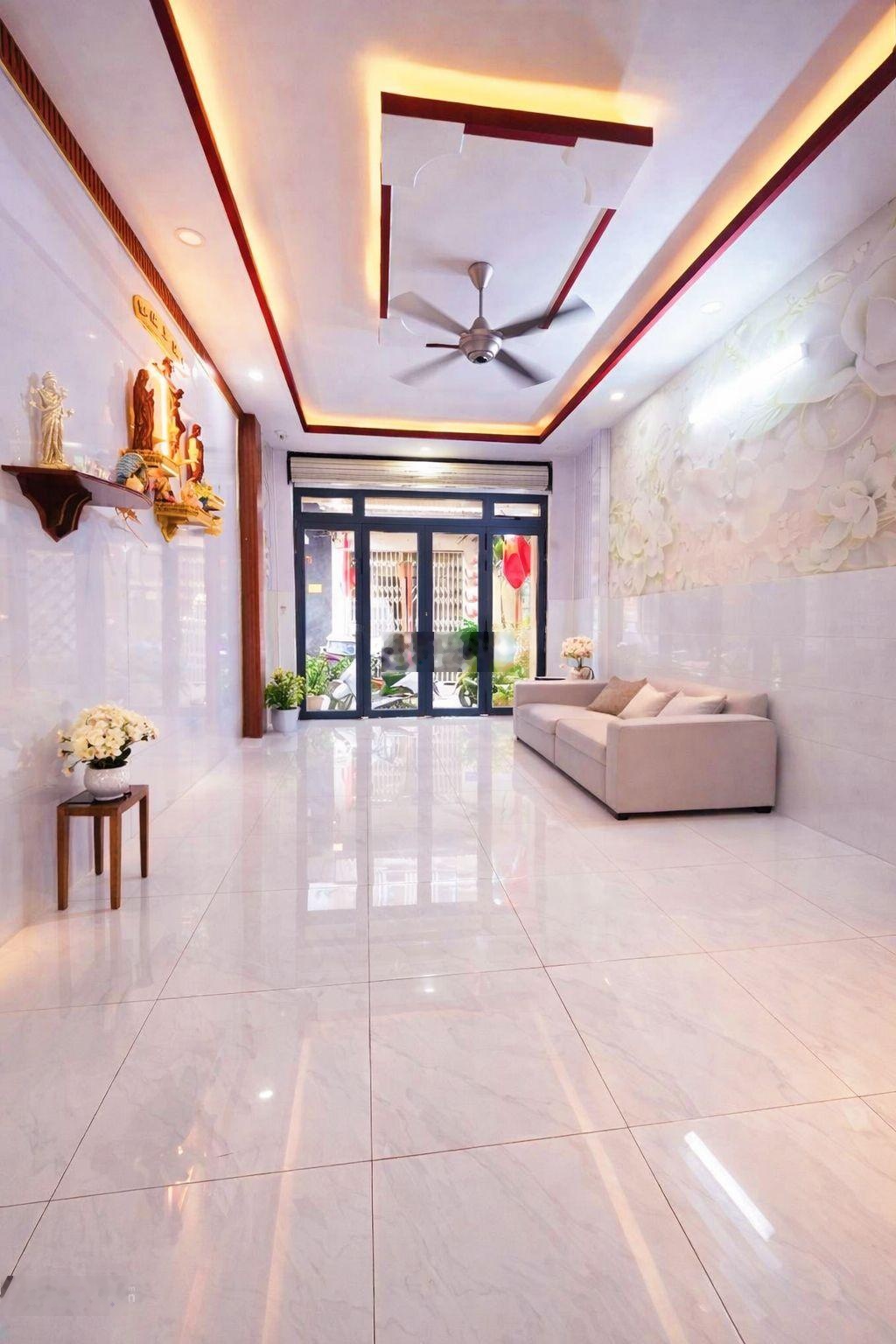 Sát cv đam sen nhà đẹp 2 tâng hẻm 4m ngang 4 dài 17