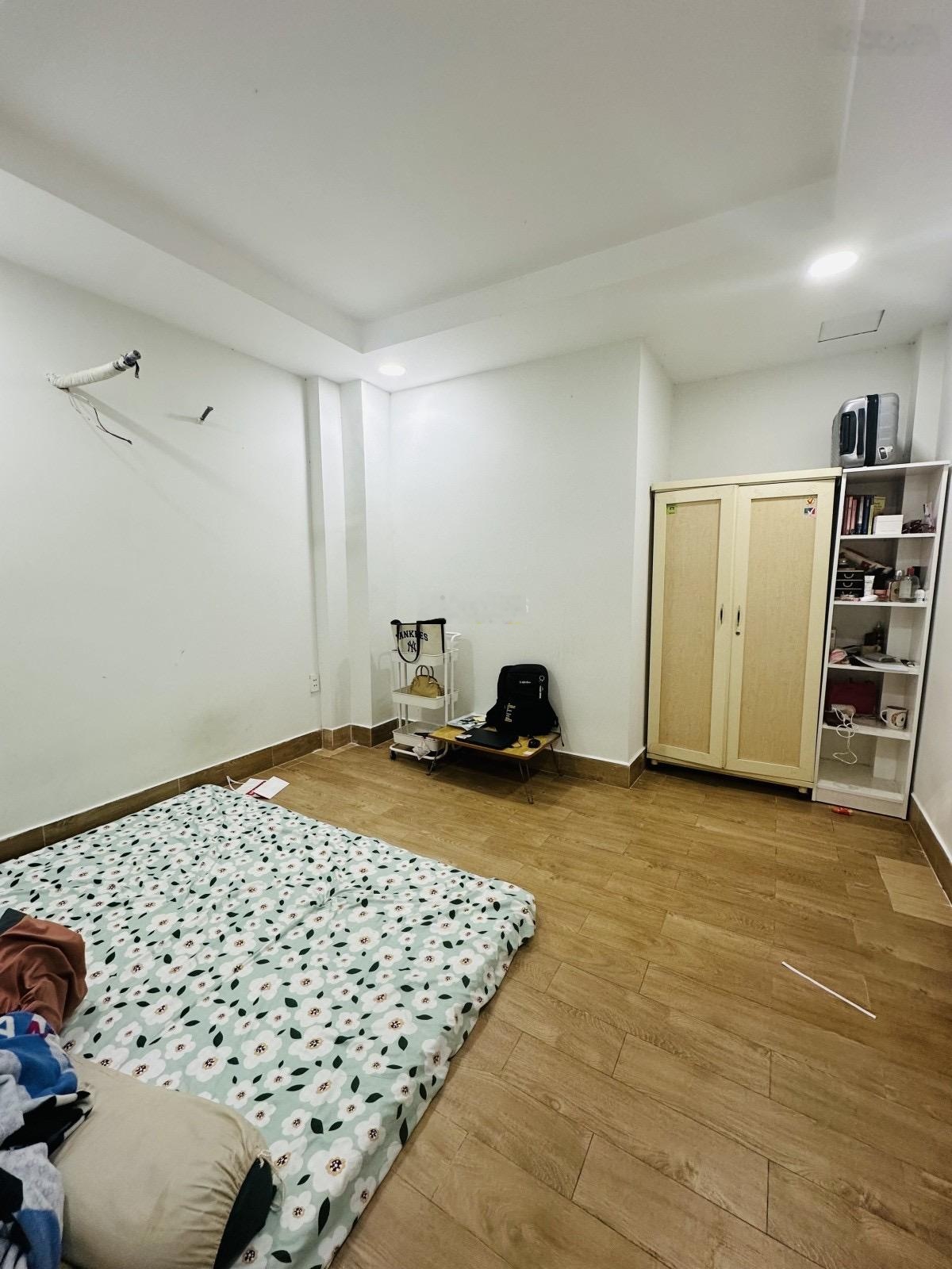 Bán nhà Cách Mạng Tháng Quận 10, DT 43m2, 3 tầng, hẻm ô tô thông