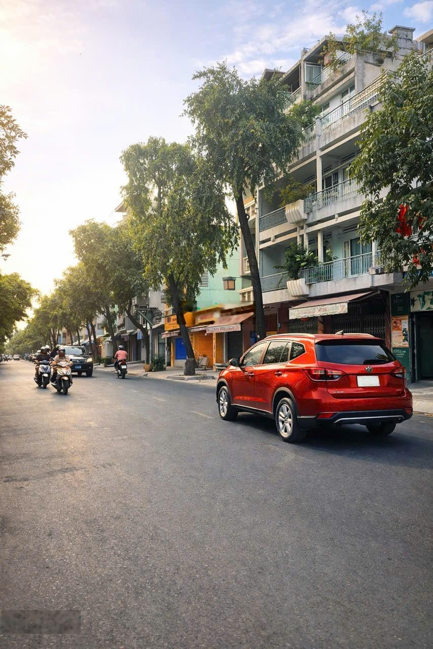 Nhà mặt tiền Hàn Hải Nguyên, Phường 2 Quận 11 5 tầng giá 12.45 tỷ