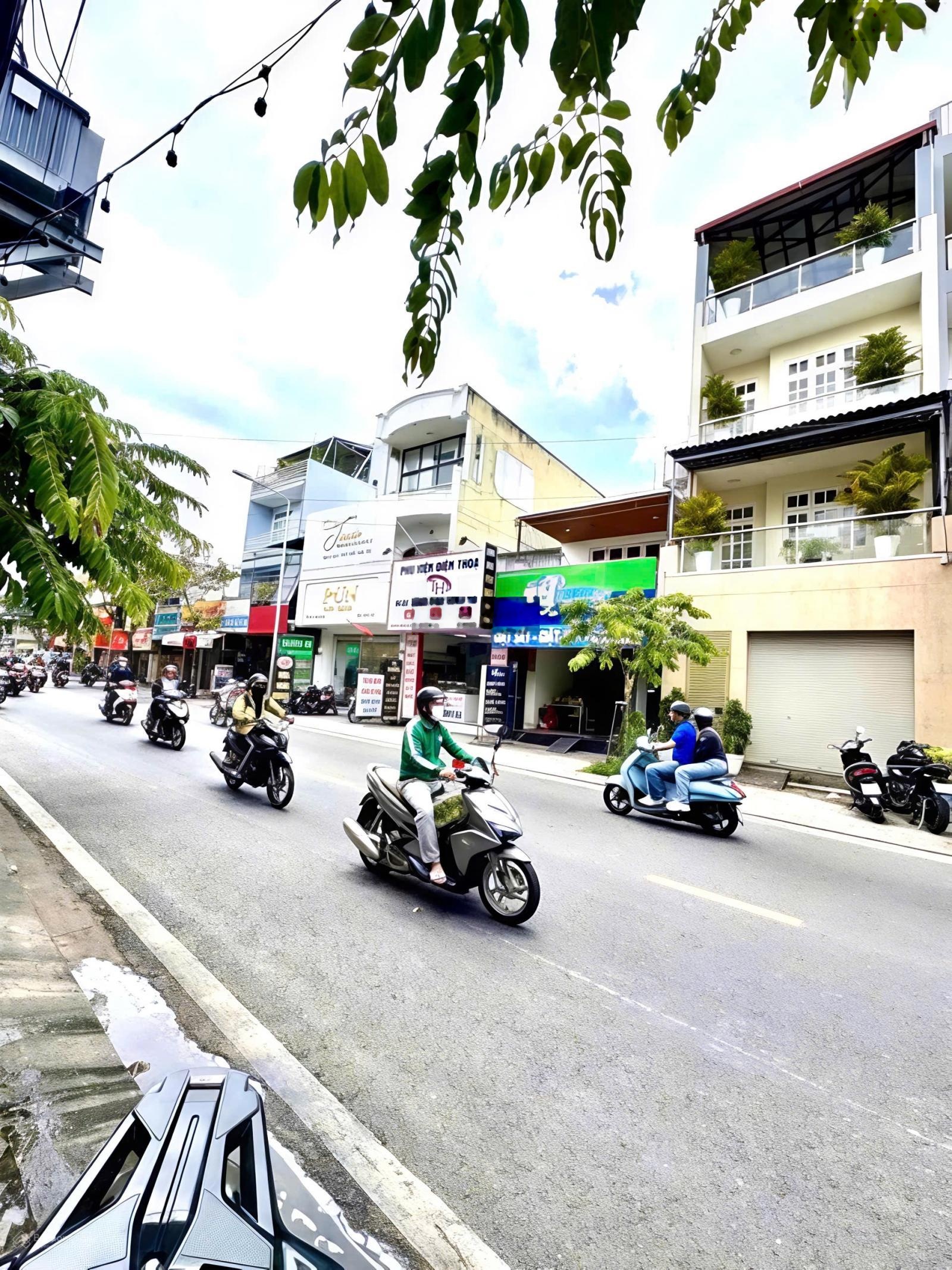 Bán nhà mặt tiền 6 tầng 5,2x18m có thang máy ra mai văn vĩnh p.tân quy tt quận 7 - chỉ 22,9tỷ tl