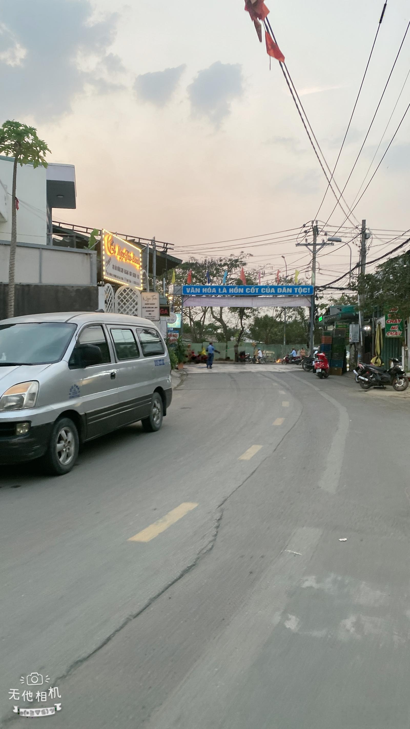 Nhà 2 mặt tiền đường số xe tải tránh 50m ra đường lê văn thịnh q2. 4 tầng tặng nội thất 11 tỷ tl