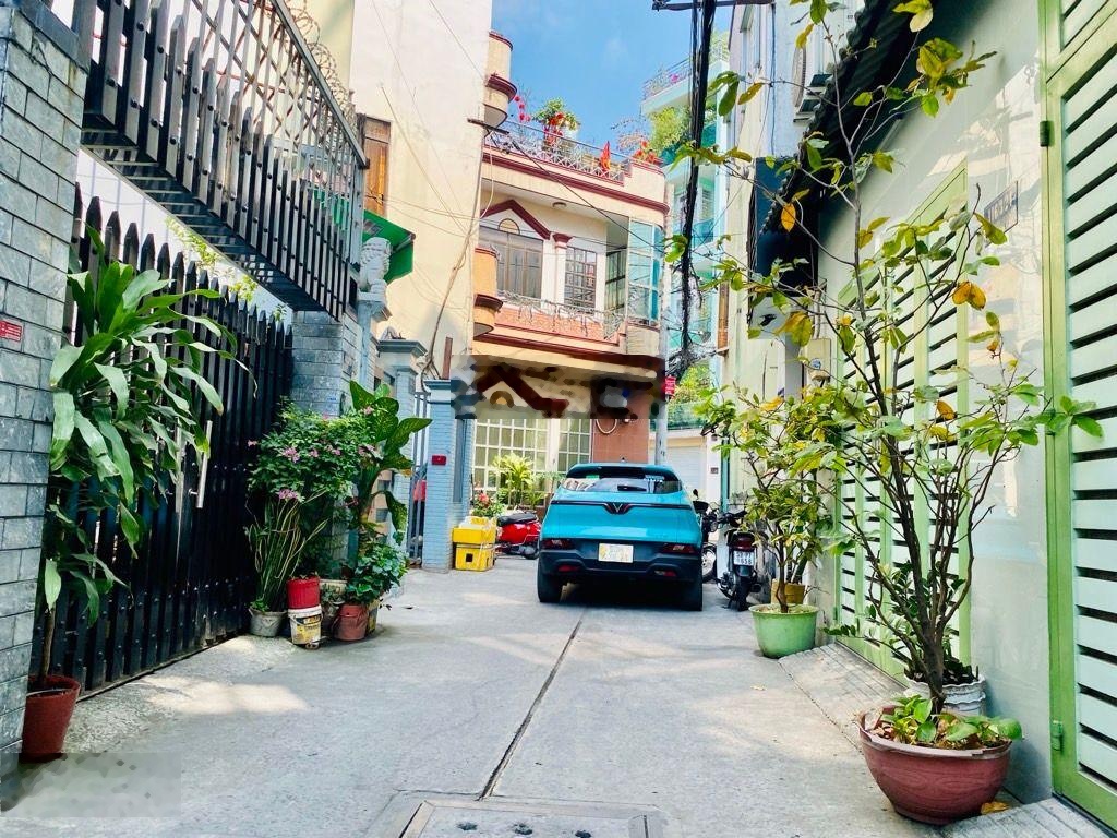 Bán gấp nhà Tân Bình 70m2 sát MT Thiên Phước hẻm xe hơi chỉ 7.45 tỷ, LH: 0933233236