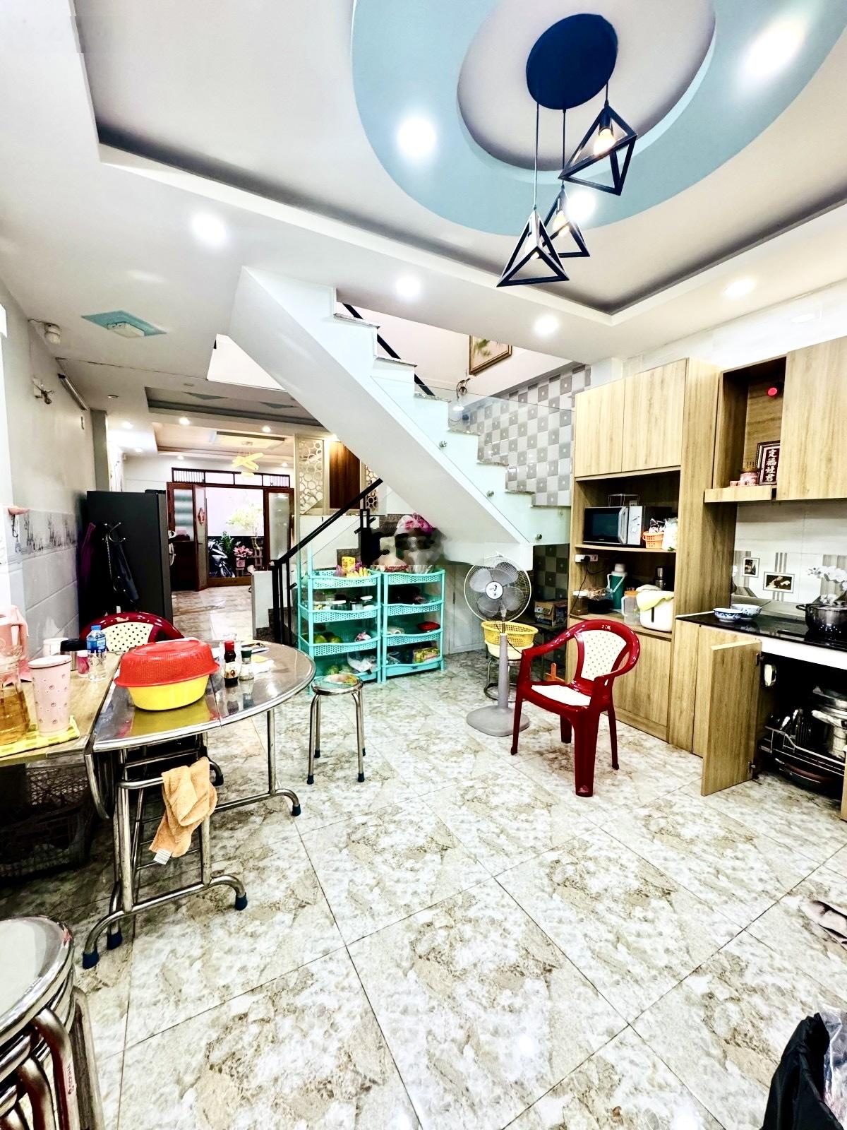 Nhà Đẹp Không Lộ Giới Không Quy Hoạch 56m2 Ngang 4.3m Nhỉnh 5 Tỷ Ngay Tân Phú