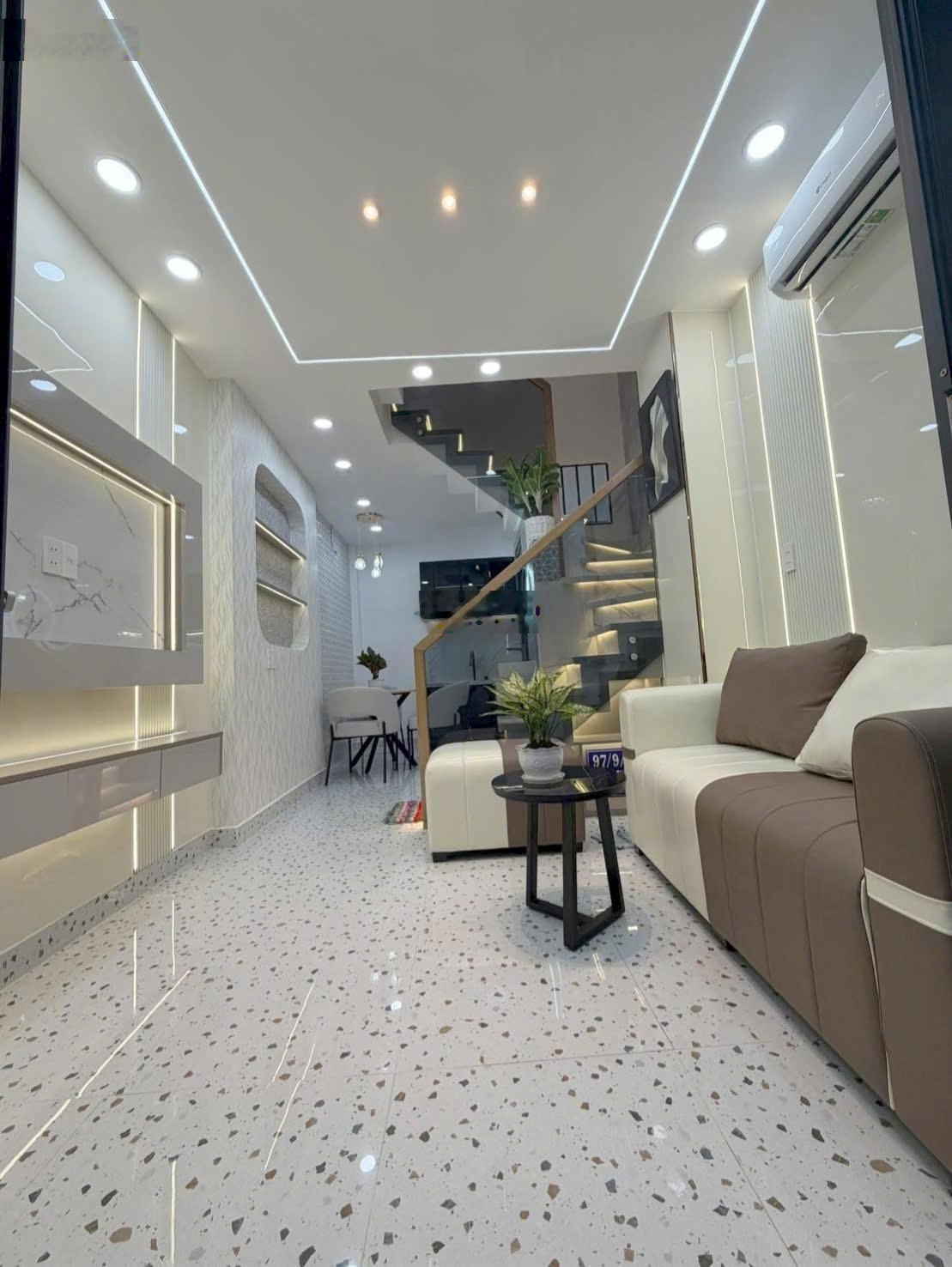 Nhà mới đón Tết - Nguyễn Văn công - 24m2 - 3 tầng BTCT - Hẻm thông thoáng - Chỉ 3.88 Tỷ còn TL