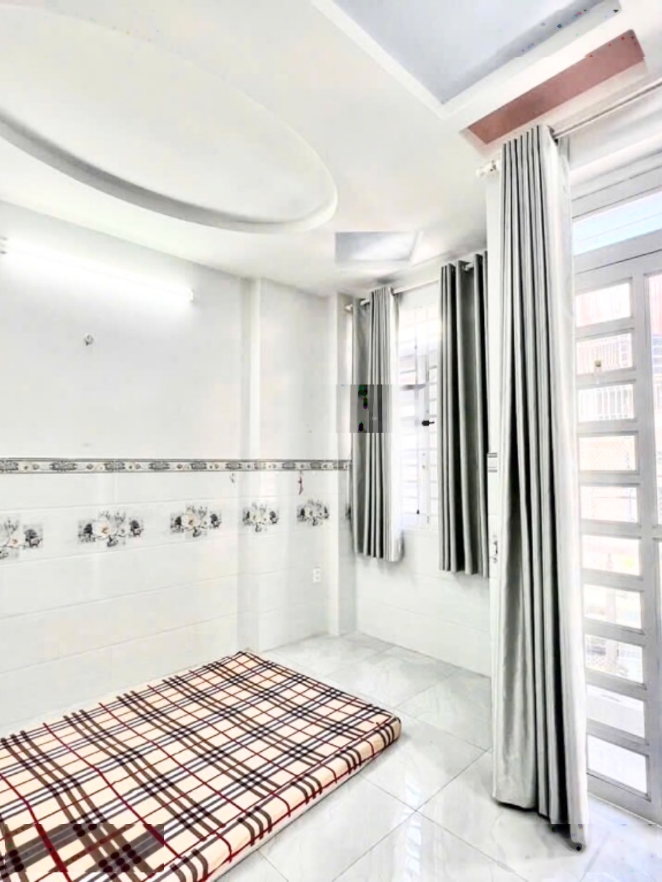 Nhà 60m2 - Ngay Ngã 4 Bốn Xã Sẵn Hợp Đồng Thuê 9Tr/Tháng Hẻm 8m Thông 6.5 Tỷ Thương Lượng