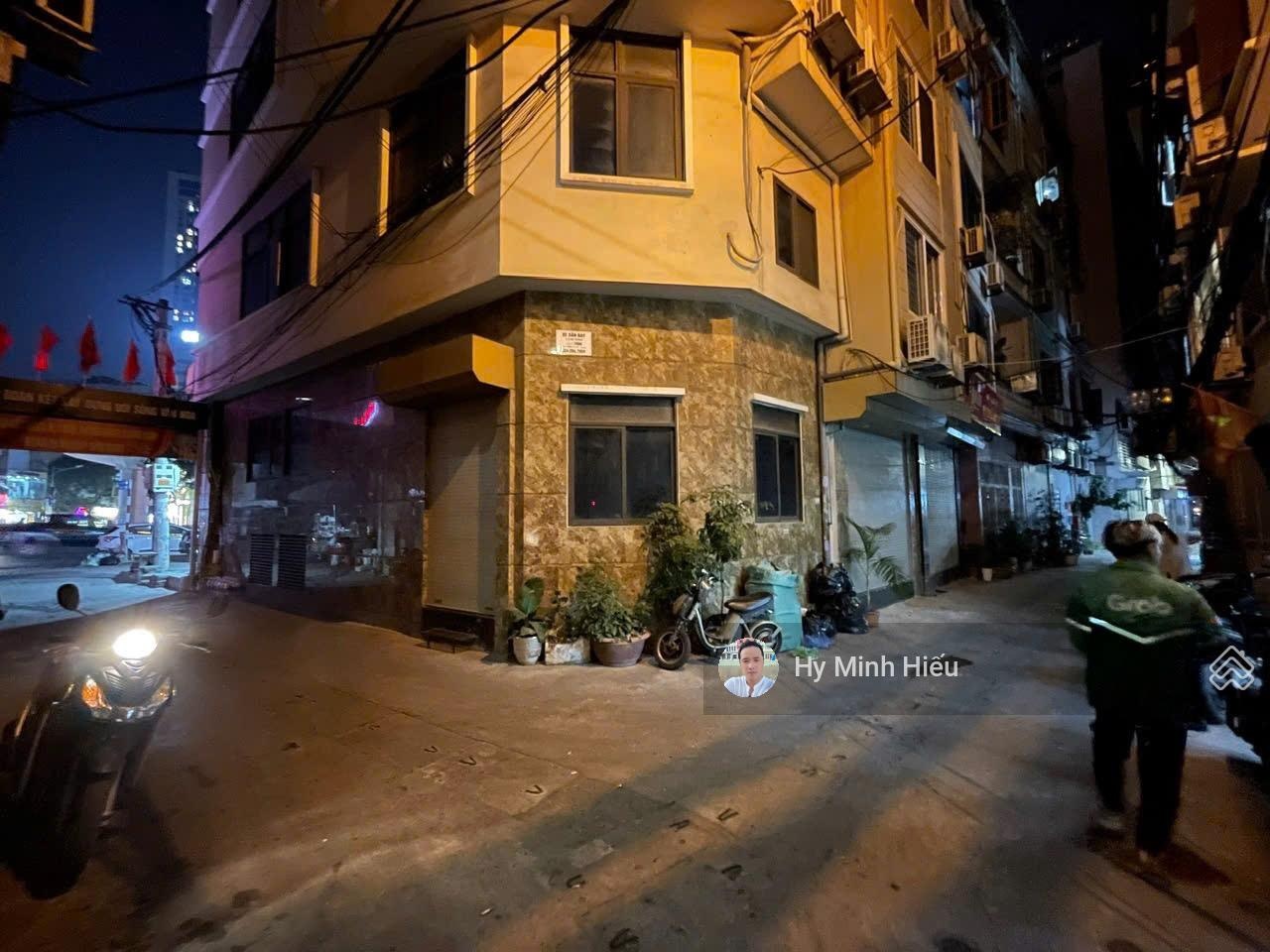 Lô góc Nguyễn Văn Huyên - 70m x 5T, MT 8m Ôtô tránh - Kinh doanh - Giá 25,8 tỷ