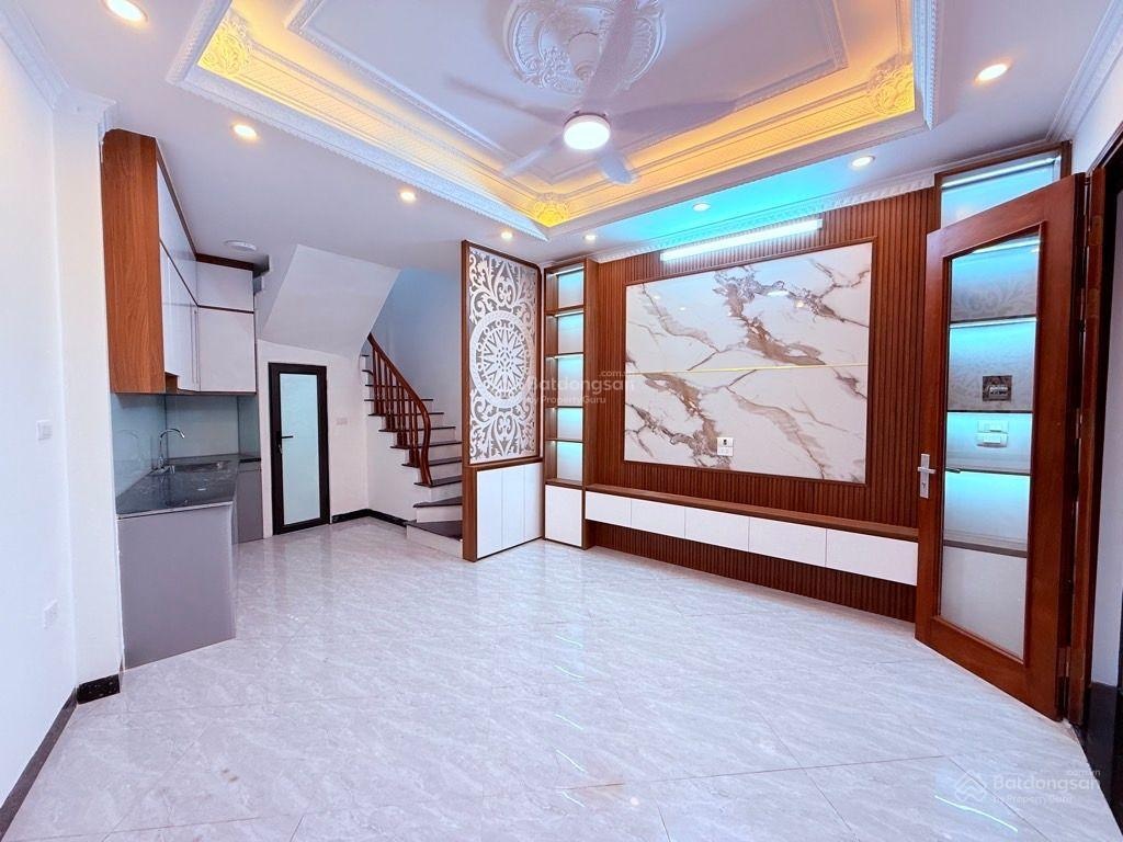 Hot hot nhà mới tinh xuân đỉnh . hoa hậu gọi bằng bà. 30m2 5 tầng thang máy. tiện ích muôn vàn.