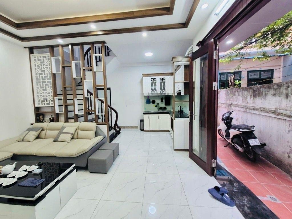 Phố bạch mai gần phố huế hai bà trưng nhà 5 tầng lô góc sáng thoáng ngõ thẳng tắp