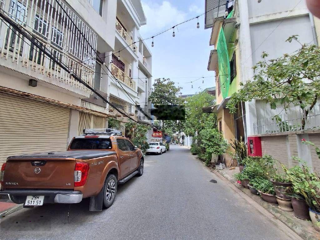 Phúc Lợi bán mảnh đất DT 75m2 MT 5m. Đường ô tô tránh. Giá chào 13 tỷ 4 mảnh đất trung tâm