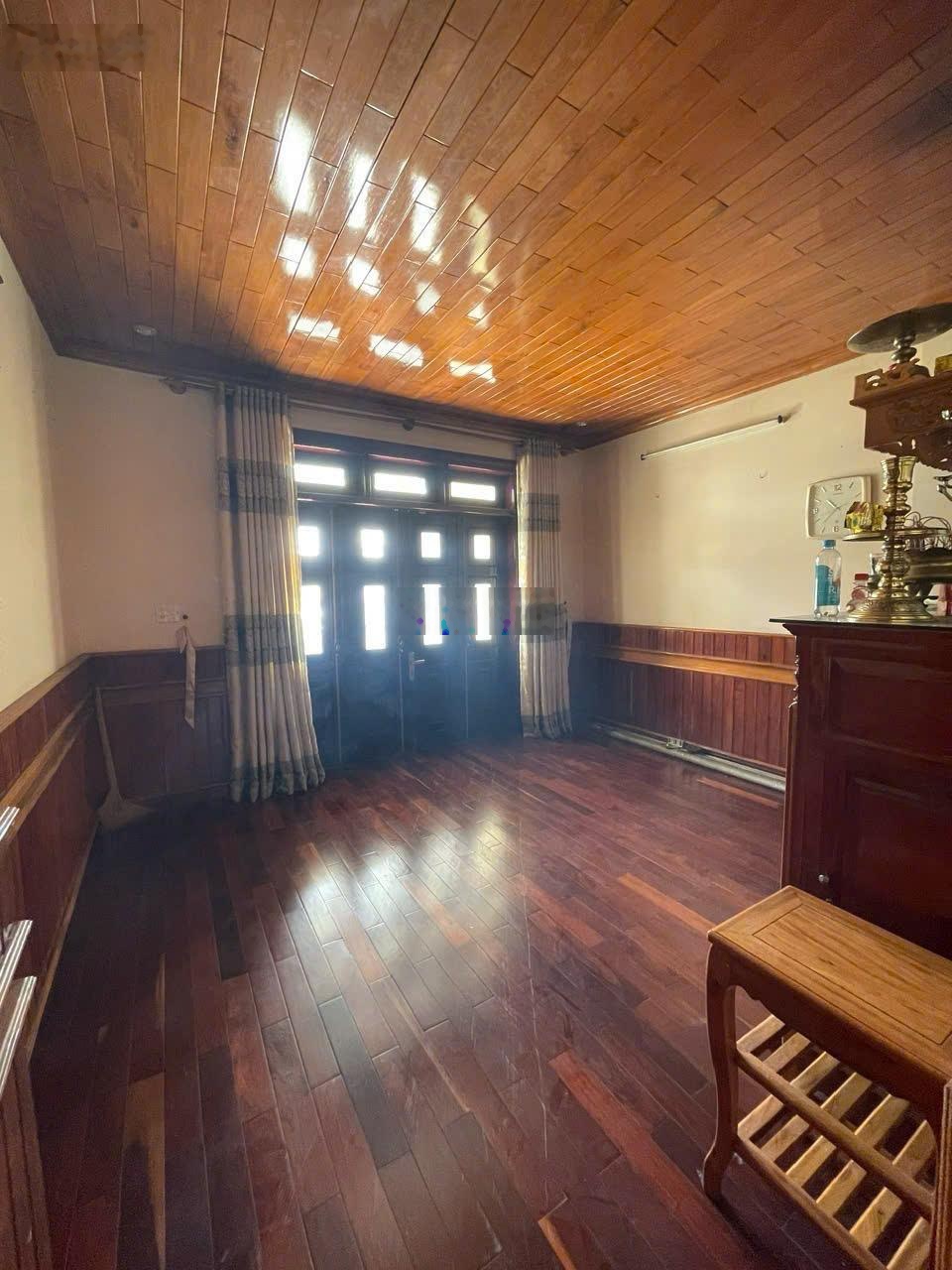 Nhà 4 tầng mặt tiền kinh doang đường lê hồng phong chỉ 13 tỷ/ lh 0931800111