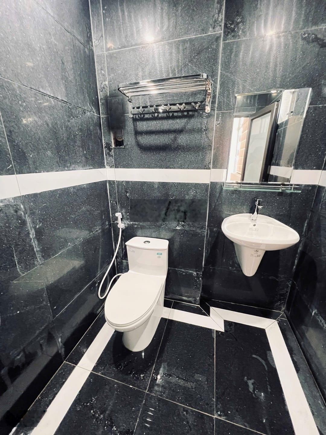 Bán căn hộ dịch vụ 5 tầng 1 tum khu đô thị FPT - Hoà Hải - dòng tiền 55 triệu/ tháng