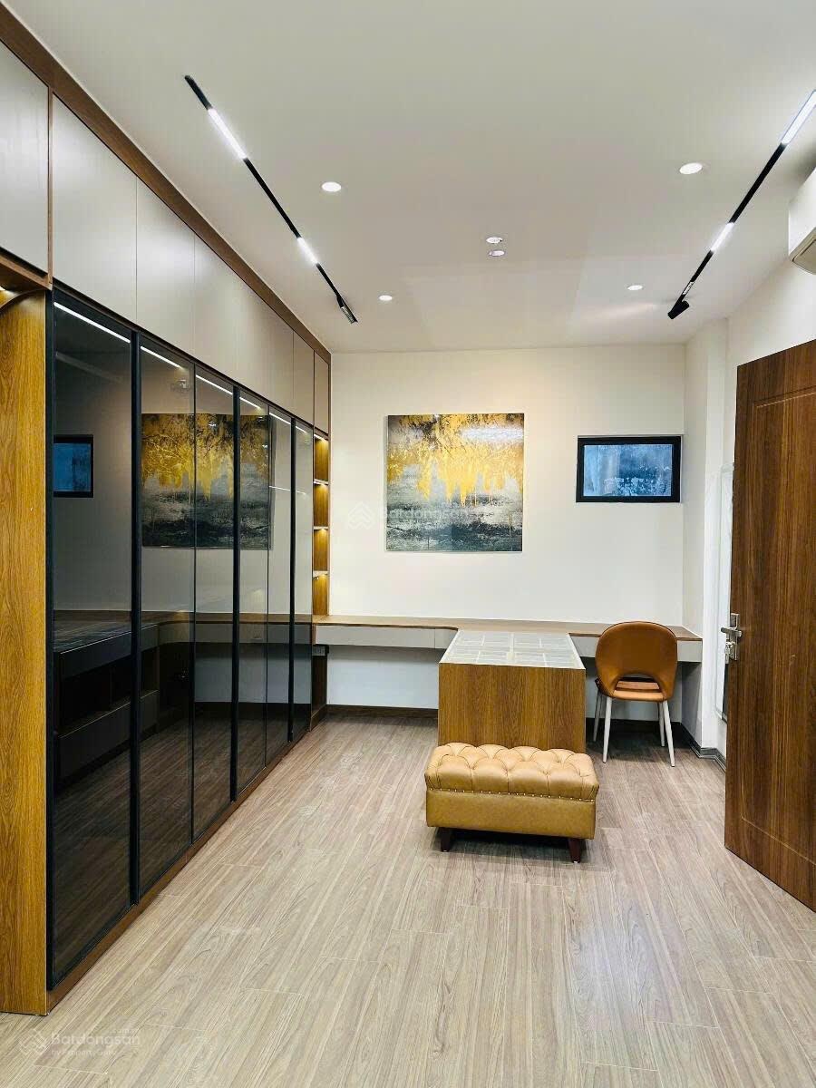 Bán nhà trương định - 5 tầng thang máy- nhà đẹp ở ngay- ngõ thông thoáng - kcbt chắc chắn