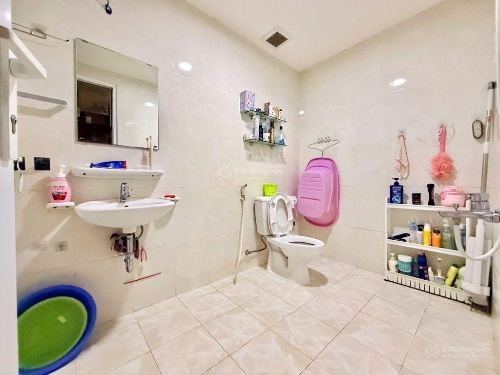 Bán gấp chung cư Tháp Tây HVQP Hoàng Quốc Việt, Nguyễn Văn Huyên,Xuân La 94m 3N 2WC 1 slot Ôtô 8.8T