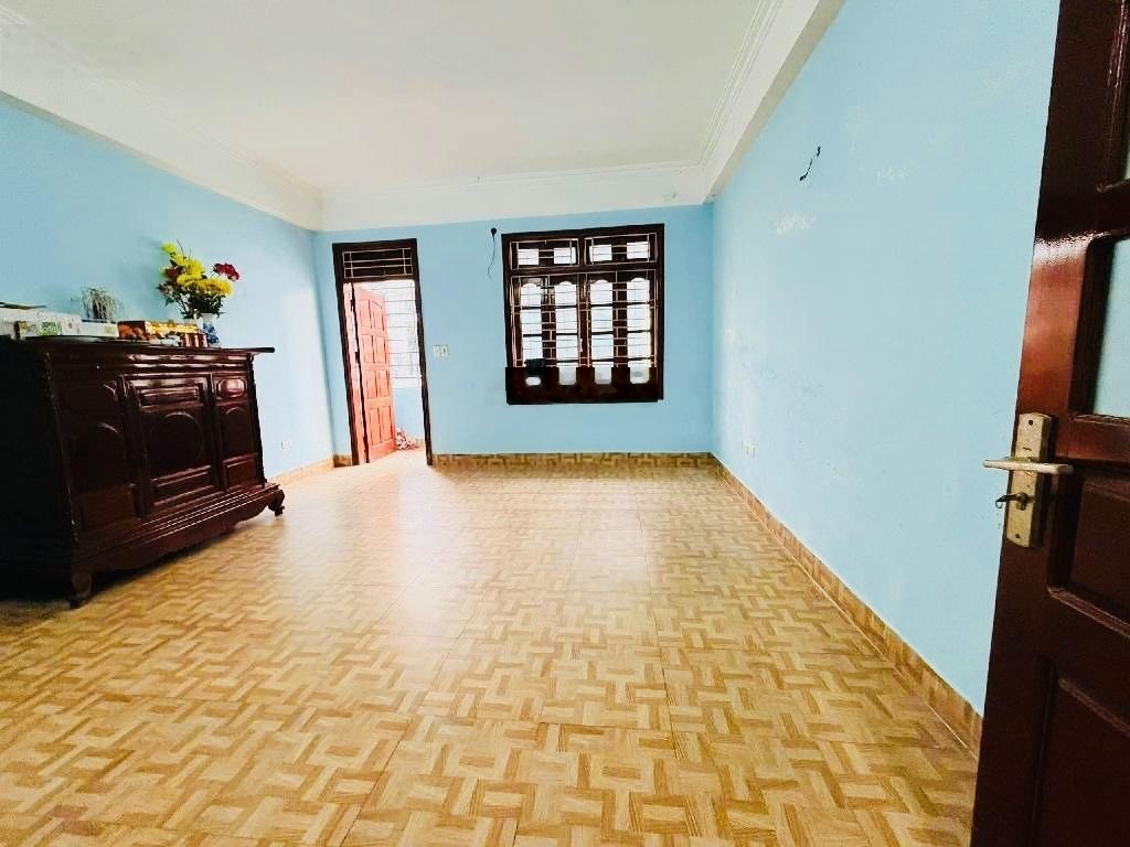 Bán nhà p.minh khai-q.hbt-gần tttm chợ mơ-ô tô đỗ cửa- 10m thẳng tắp ra phố-35m2-mt 4.6m-11.9 tỷ tl