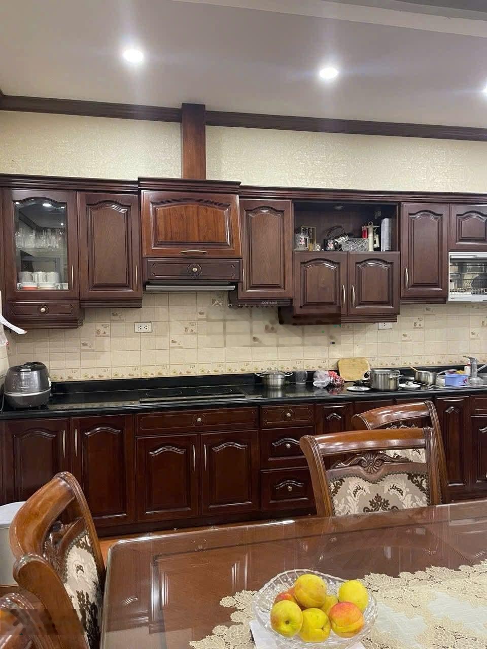 Cho thuê căn hộ 3PN, 2WC, 145m2 tại Sky City Towers 88 Láng Hạ, giá 18 triệu VND